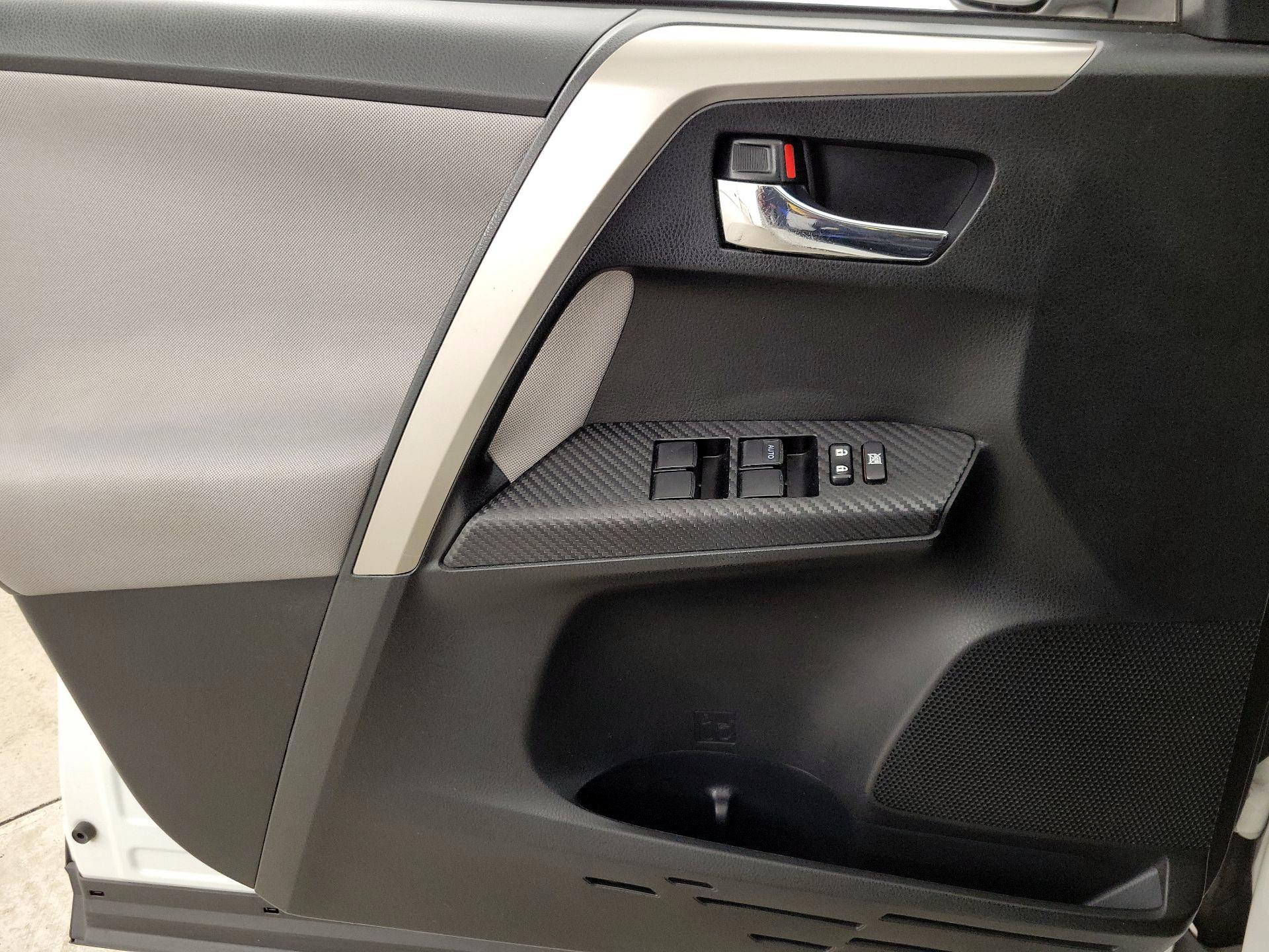 Thumbnail: 2015 Toyota RAV4 - 12
