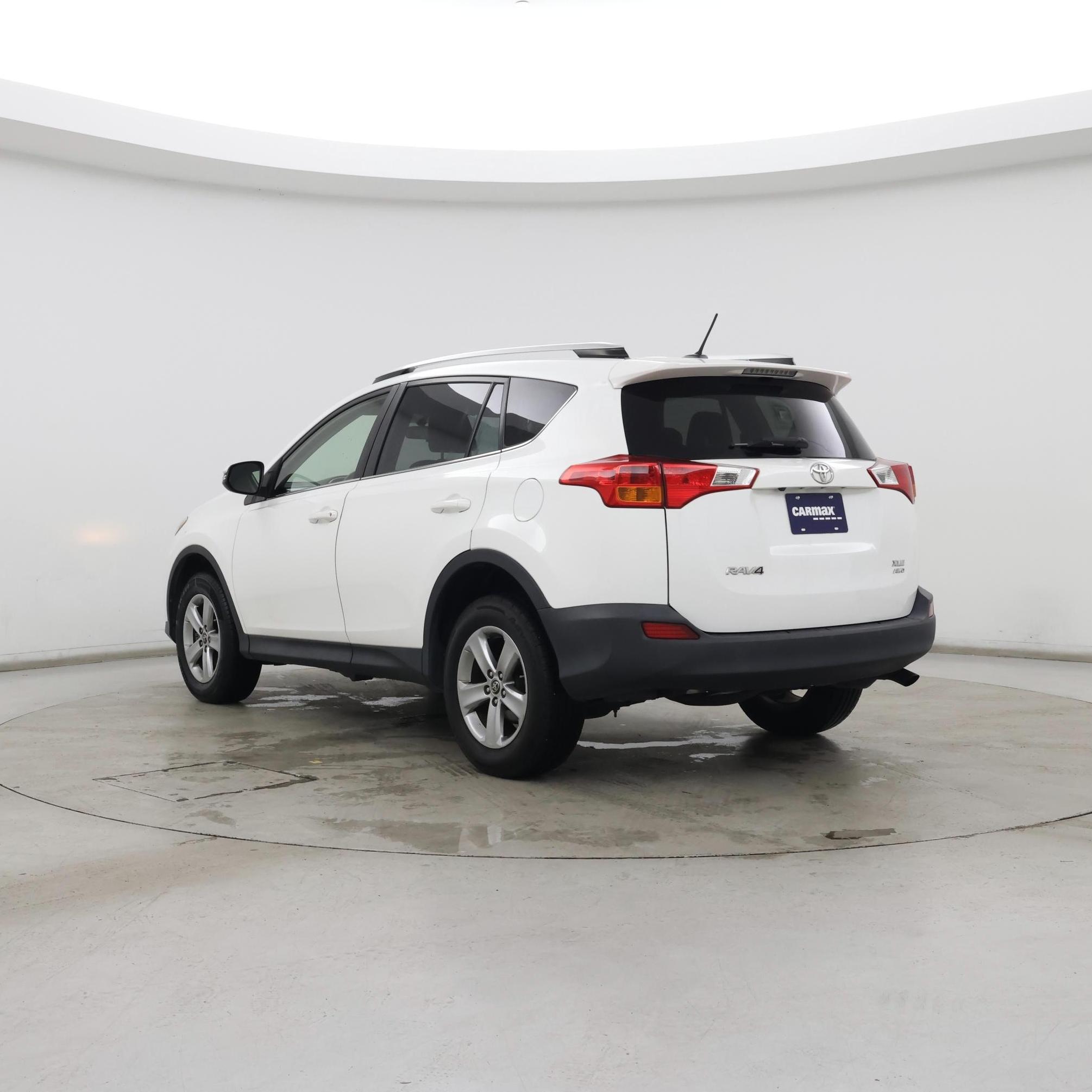 Thumbnail: 2015 Toyota RAV4 - 2