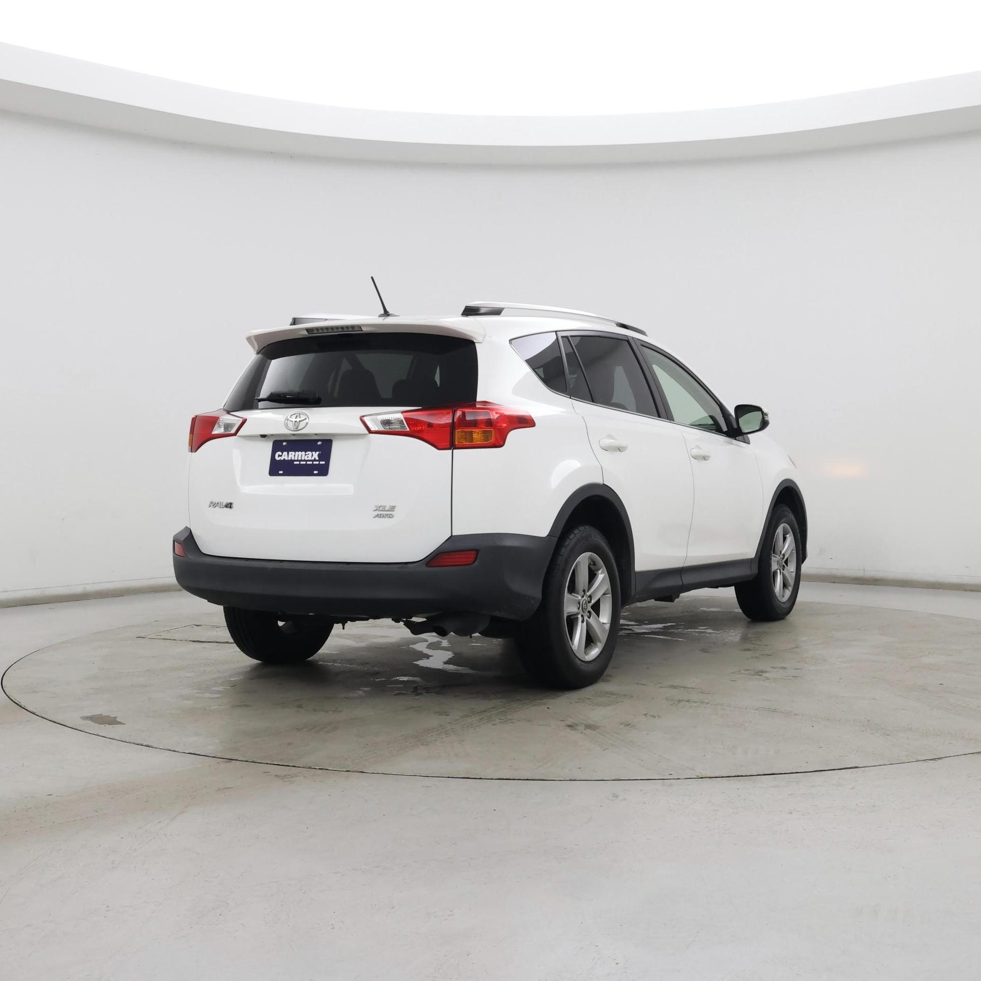 Thumbnail: 2015 Toyota RAV4 - 8