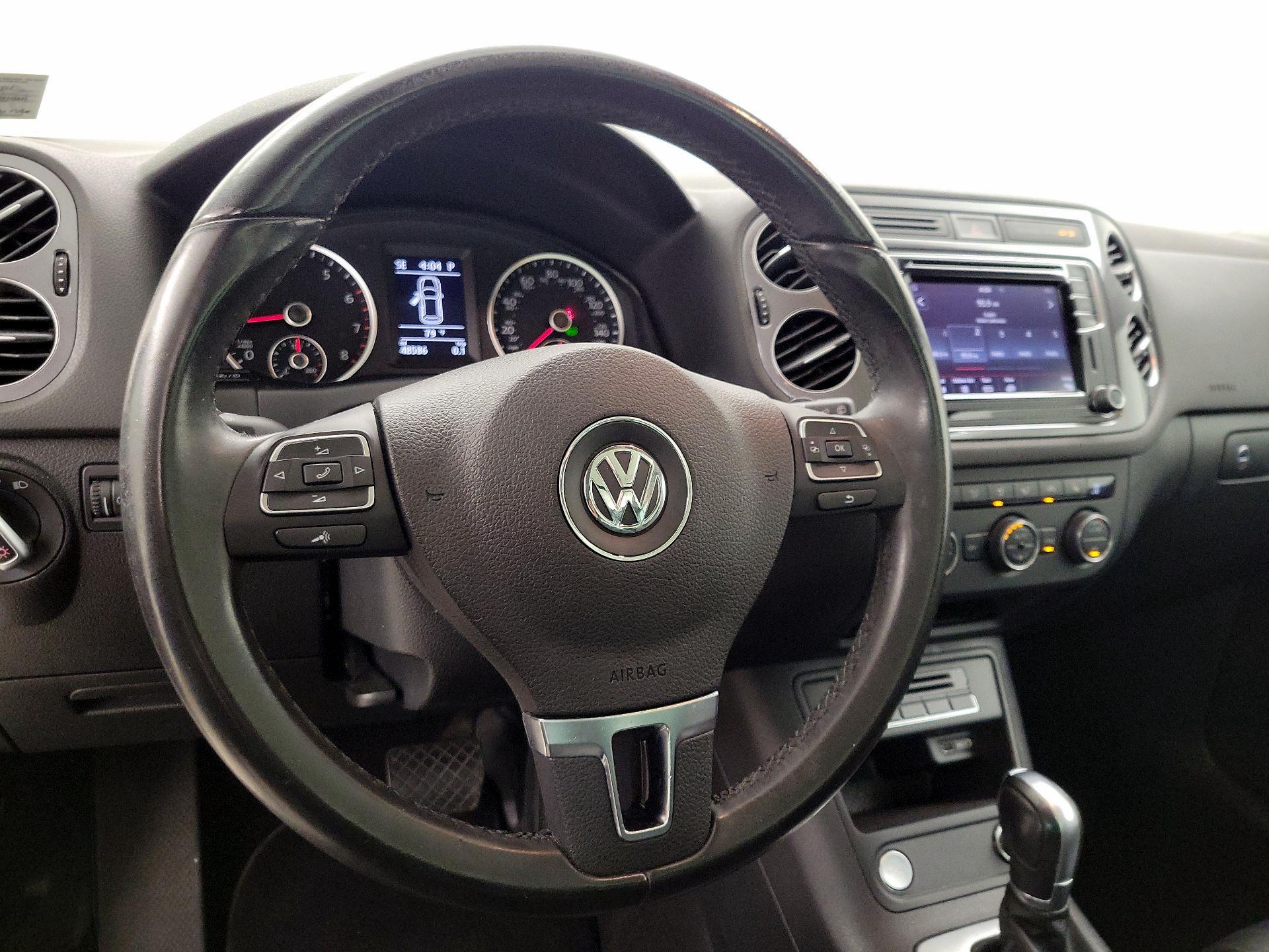 Thumbnail: 2017 Volkswagen Tiguan - 10