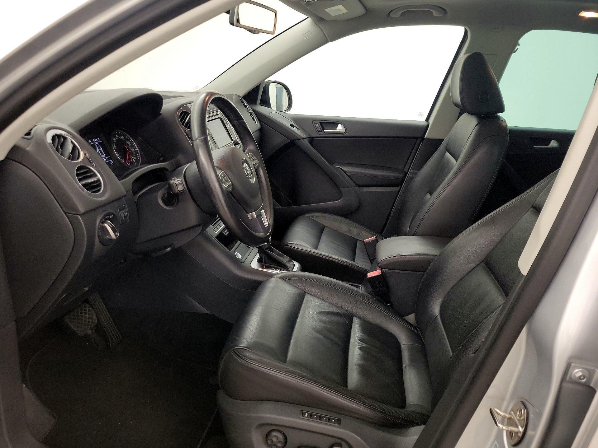 Thumbnail: 2017 Volkswagen Tiguan - 11