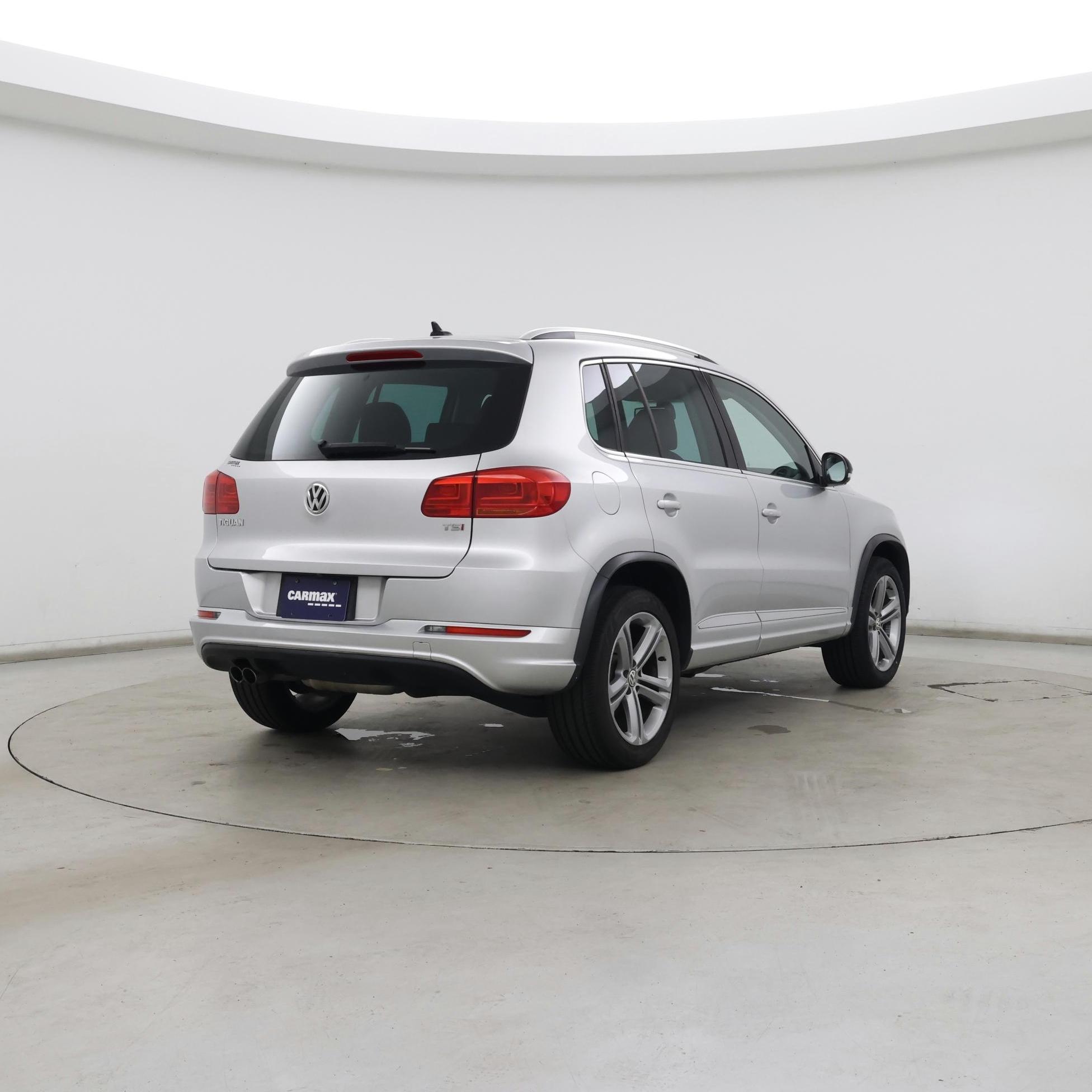 Thumbnail: 2017 Volkswagen Tiguan - 8