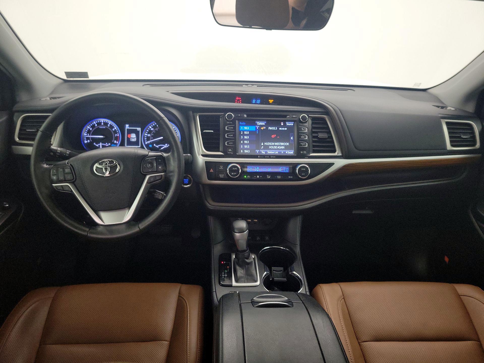 Thumbnail: 2019 Toyota Highlander - 9