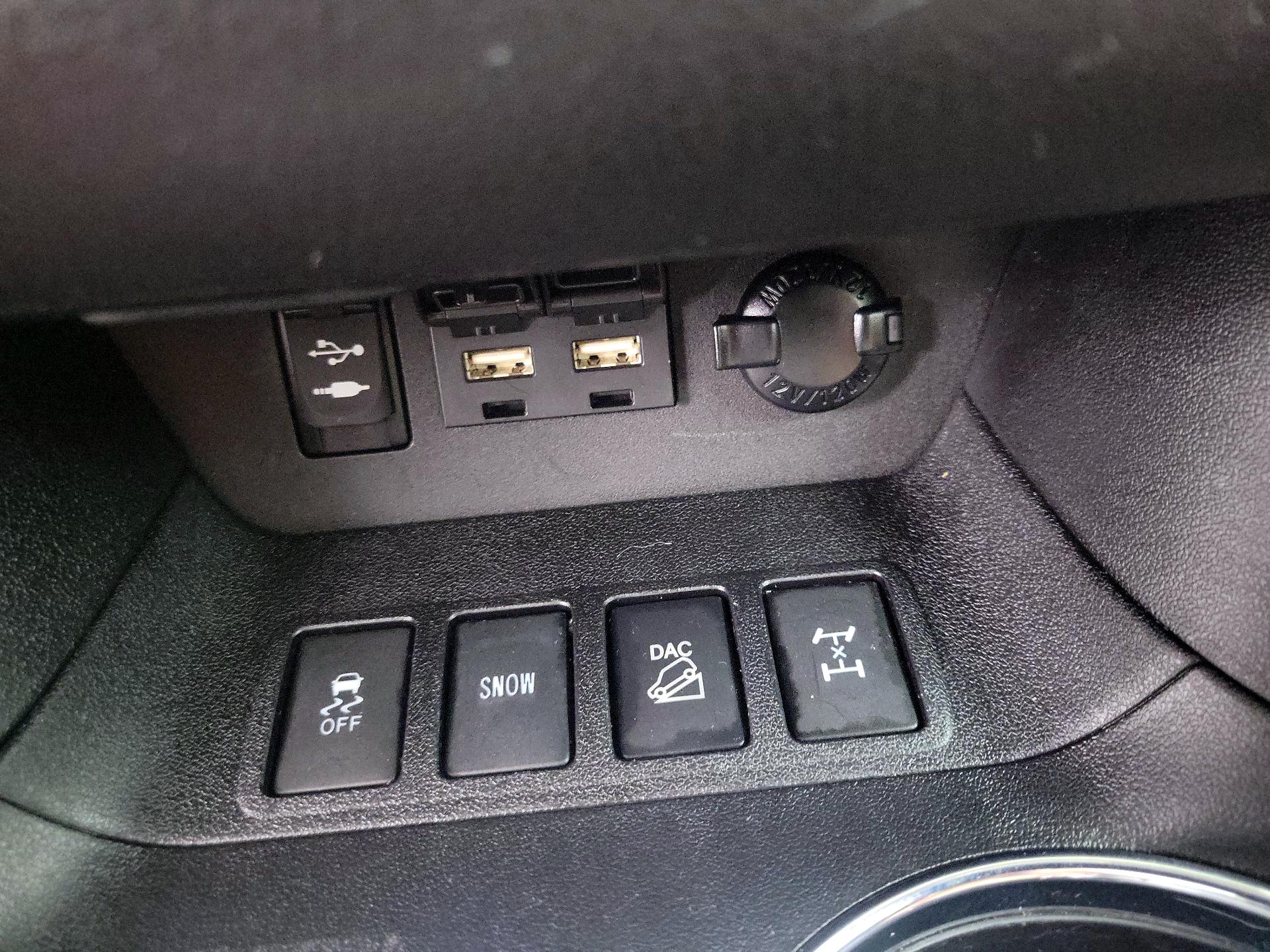Thumbnail: 2019 Toyota Highlander - 18