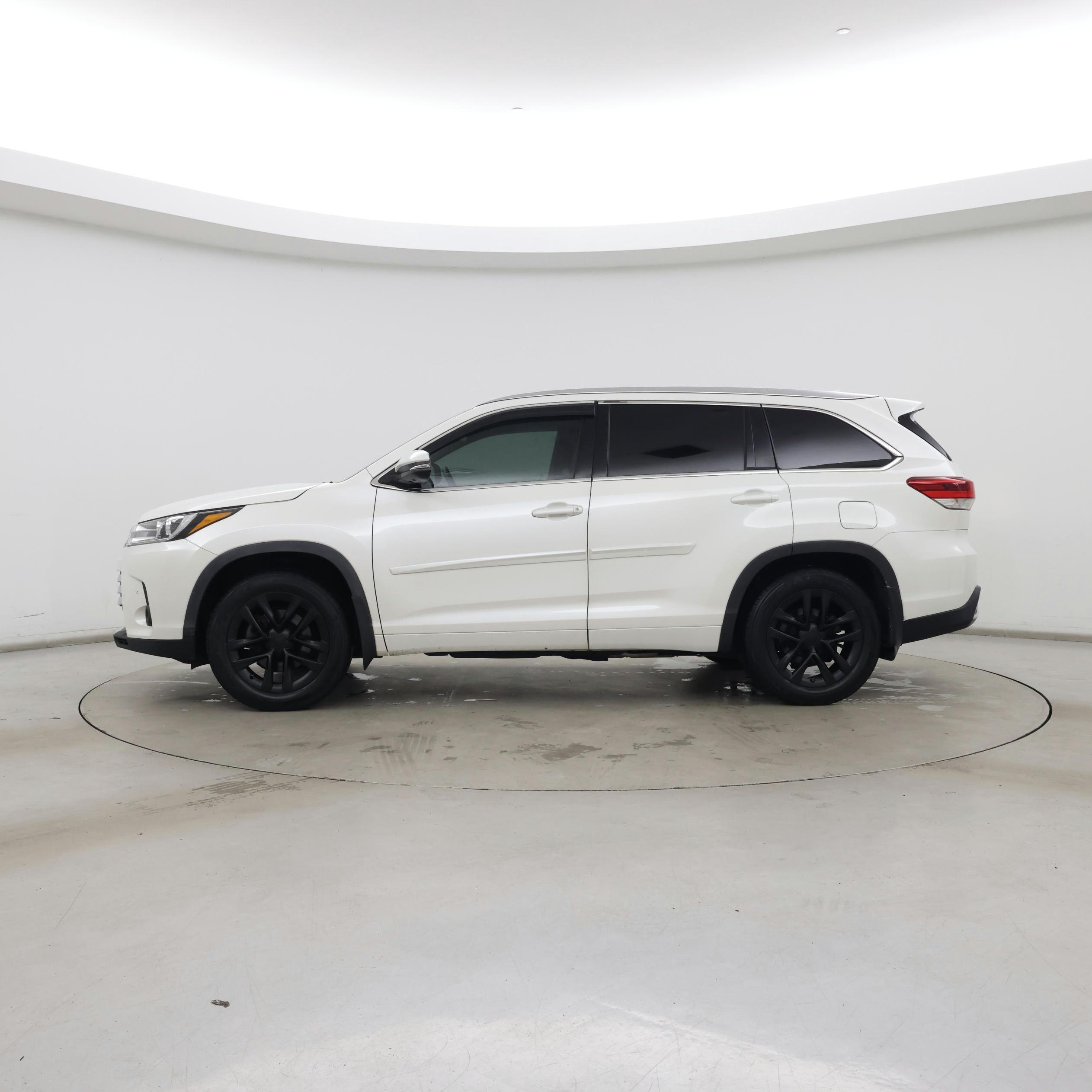 Thumbnail: 2019 Toyota Highlander - 3