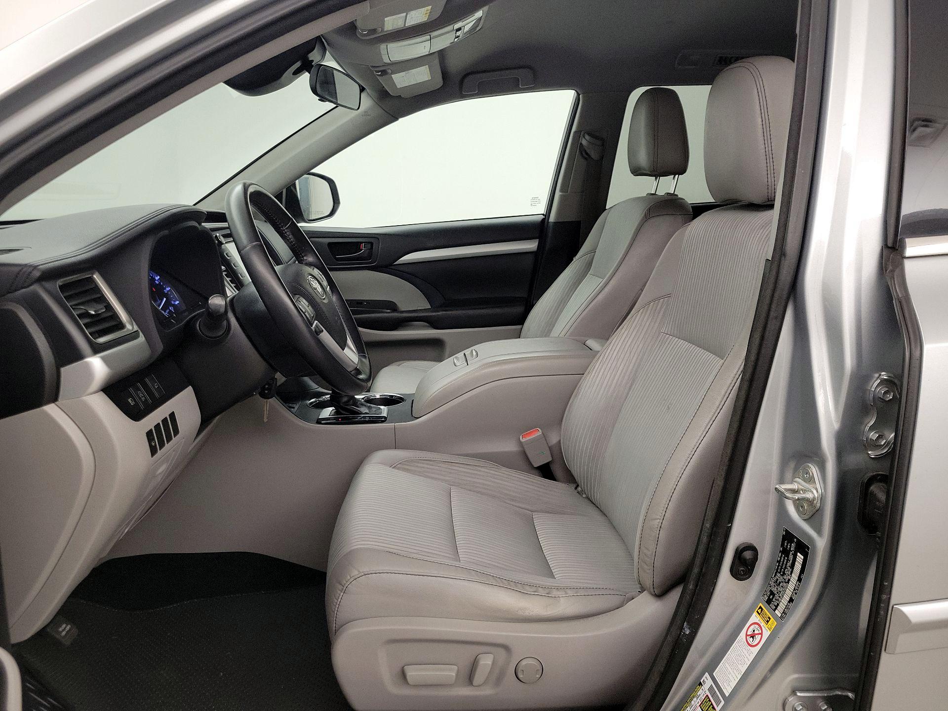 Thumbnail: 2017 Toyota Highlander - 11