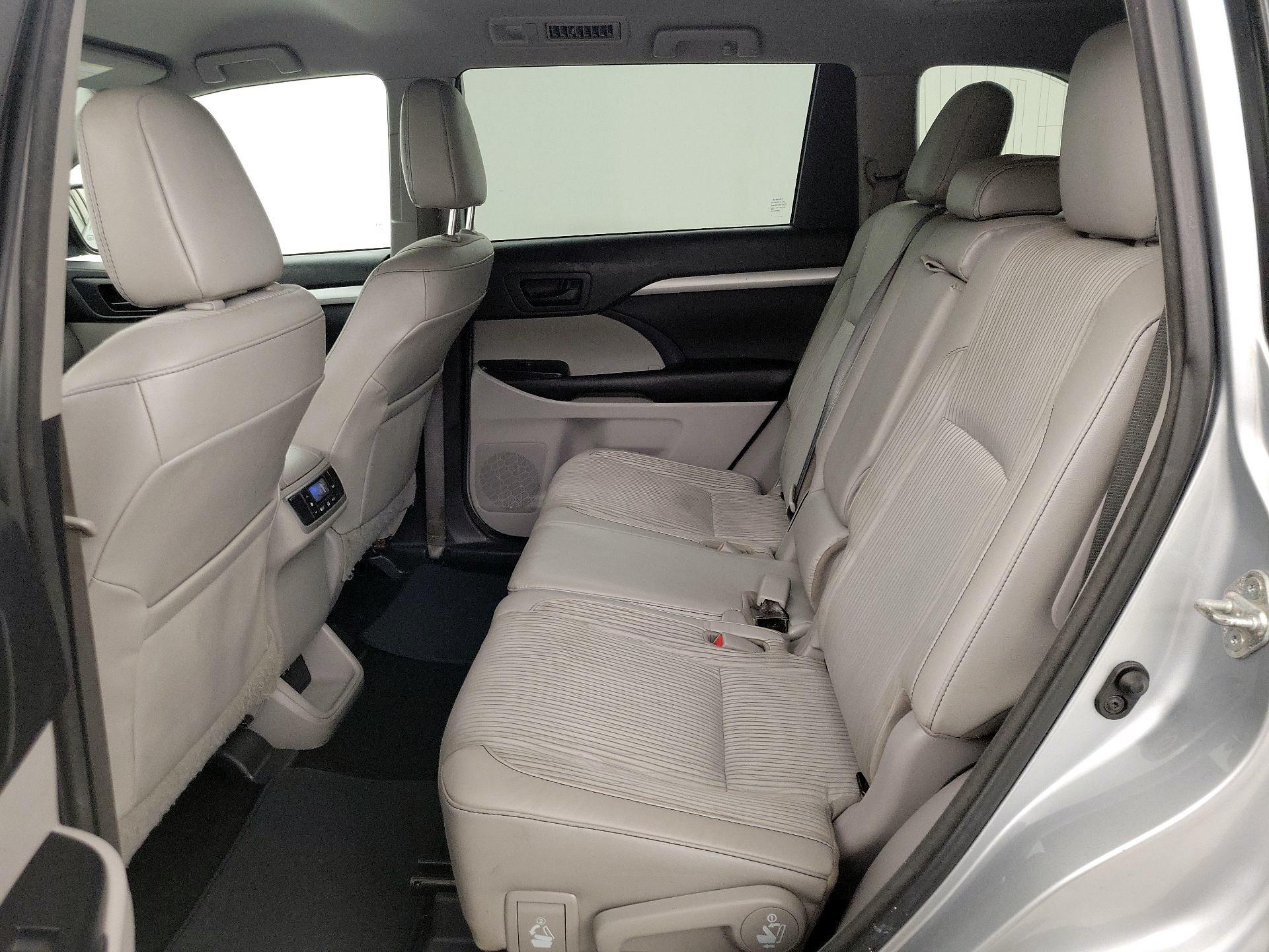 Thumbnail: 2017 Toyota Highlander - 19