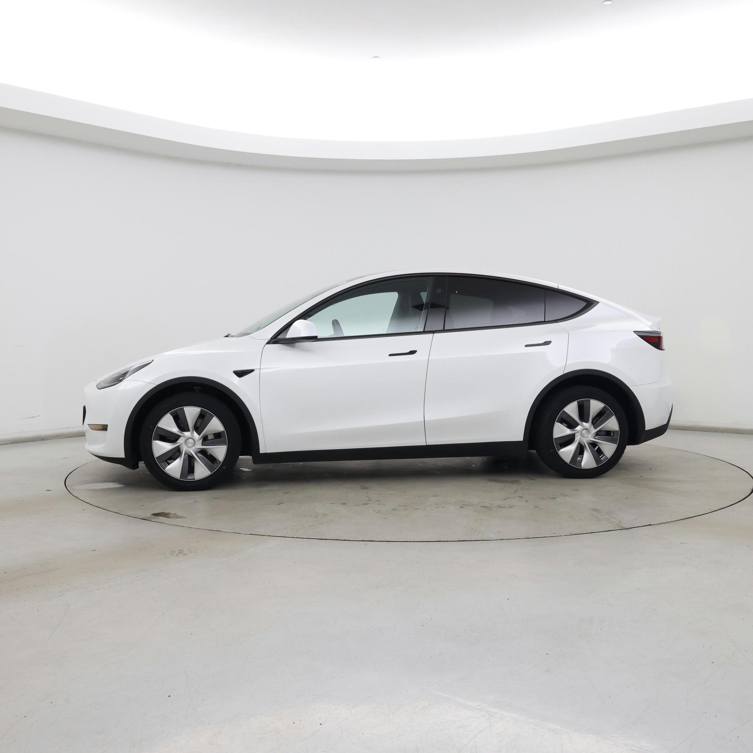 Thumbnail: 2023 Tesla Model Y - 3
