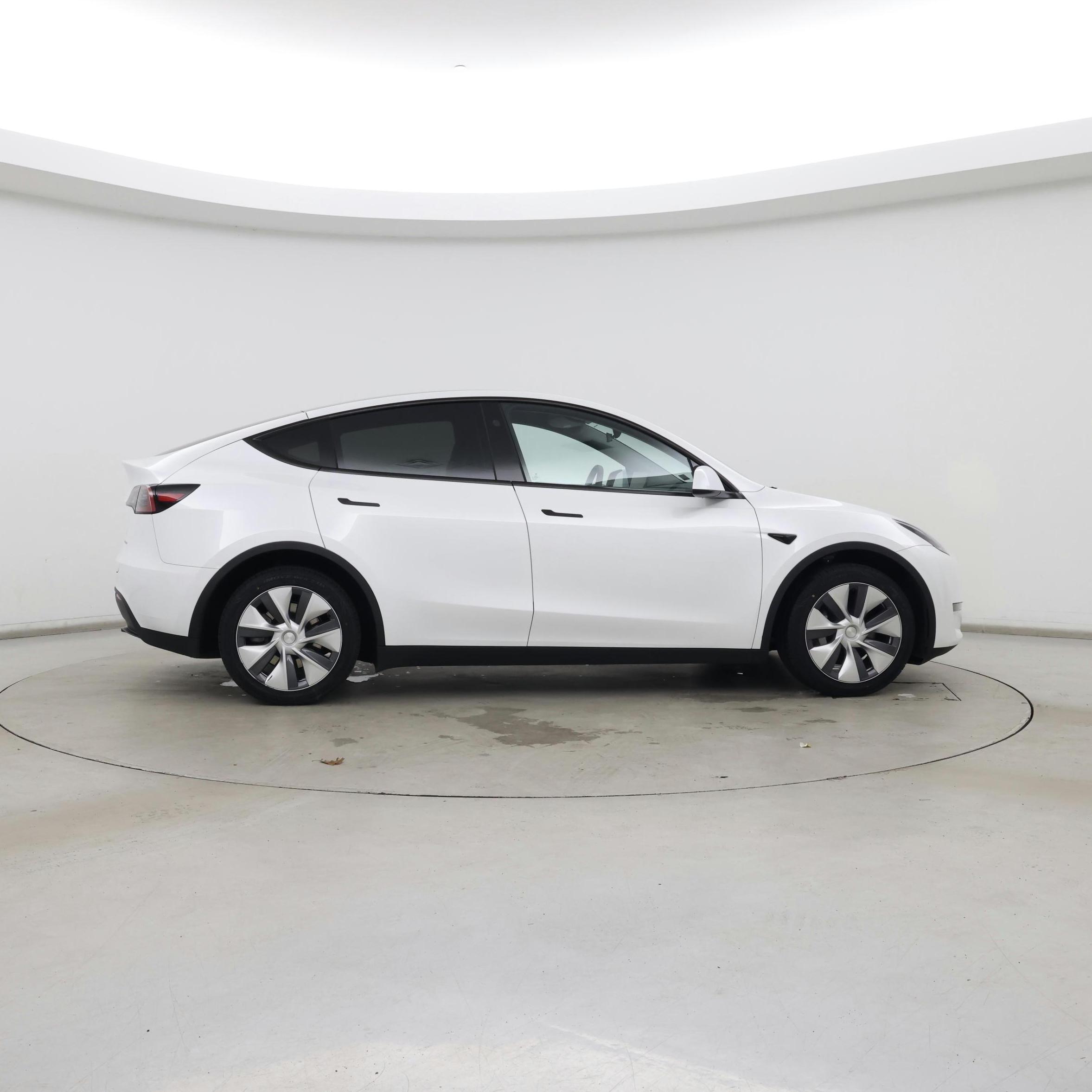 Thumbnail: 2023 Tesla Model Y - 7
