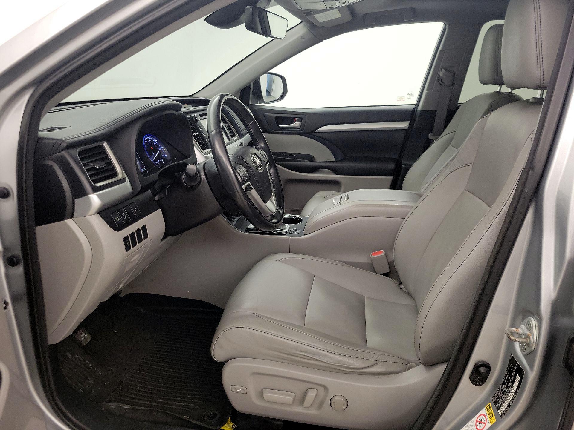 Thumbnail: 2017 Toyota Highlander - 11