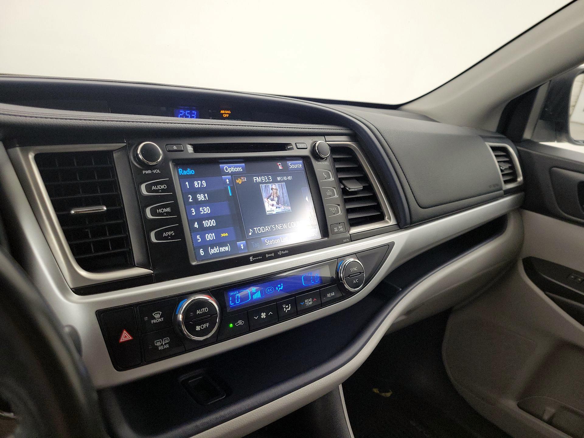 Thumbnail: 2017 Toyota Highlander - 15