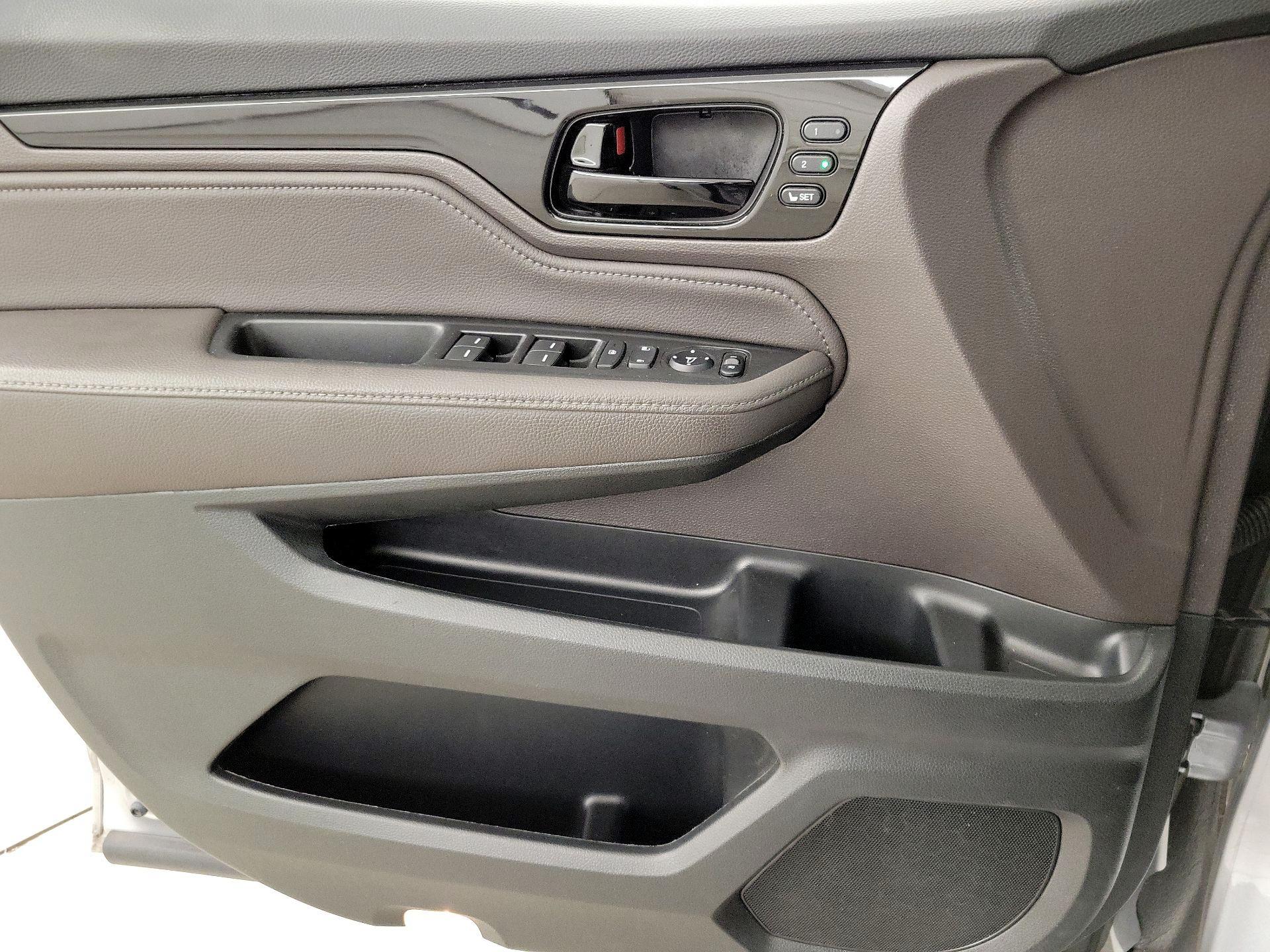 Thumbnail: 2022 Honda Odyssey - 12