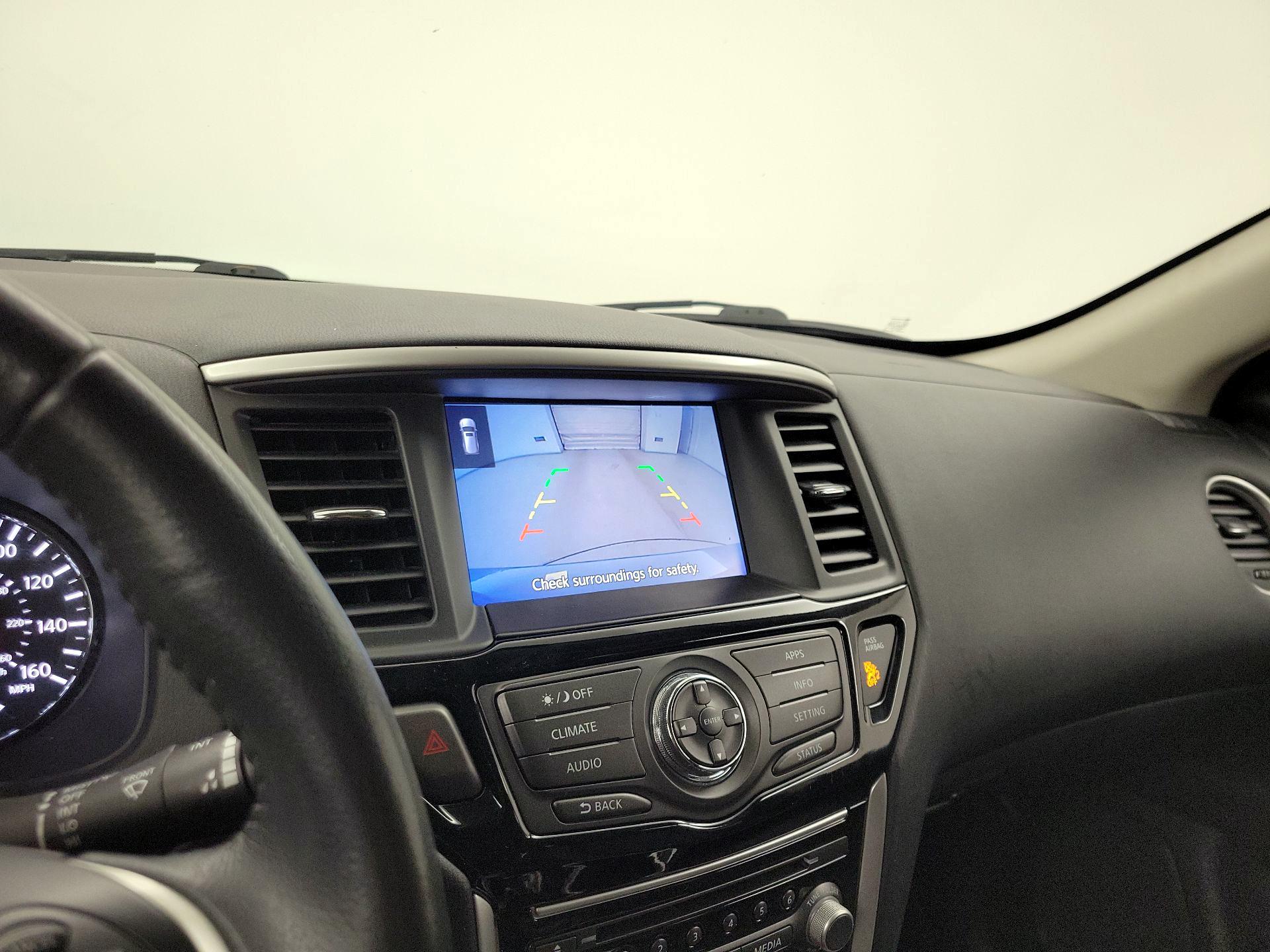 Thumbnail: 2019 Nissan Pathfinder - 14