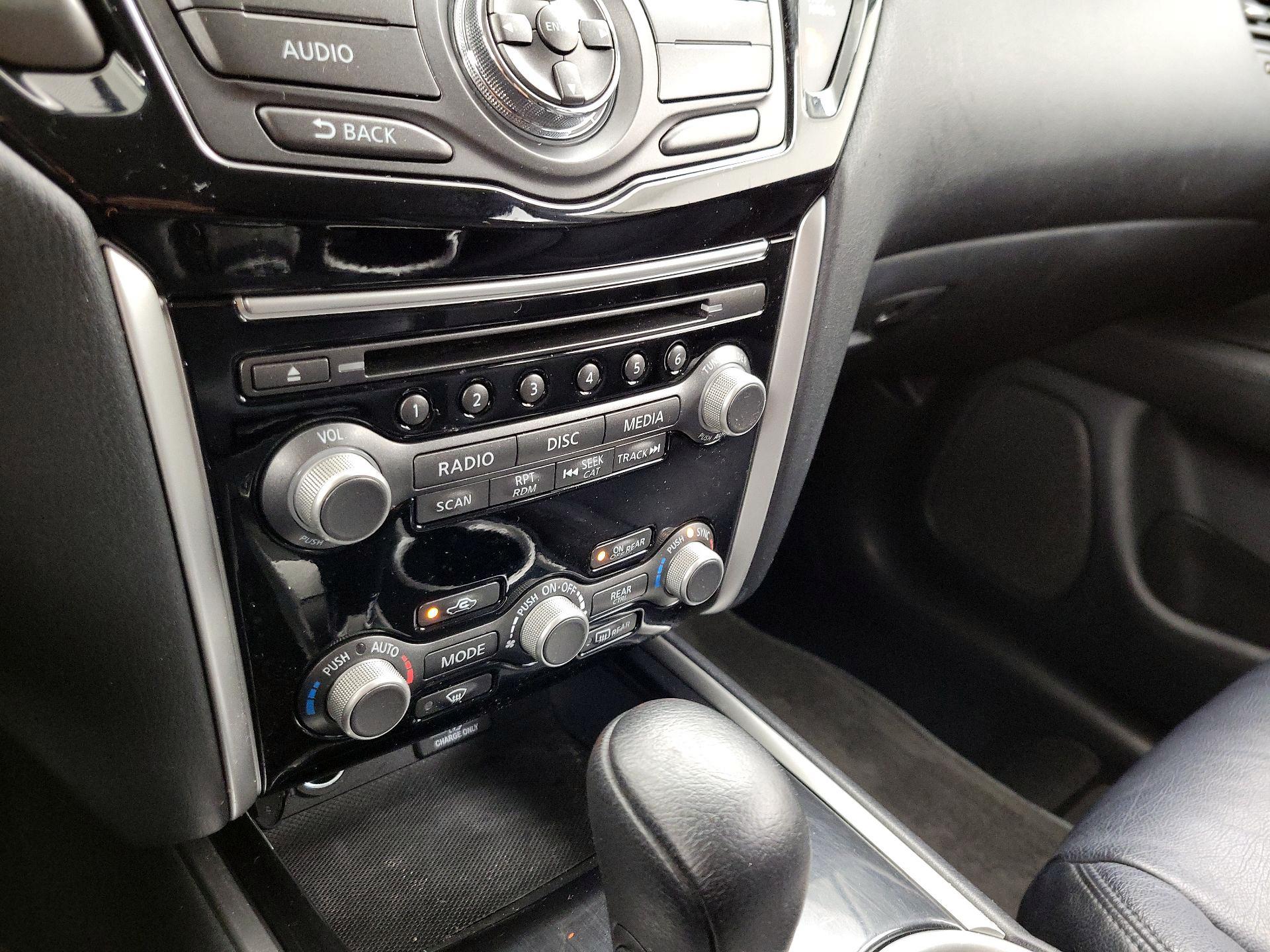 Thumbnail: 2019 Nissan Pathfinder - 16