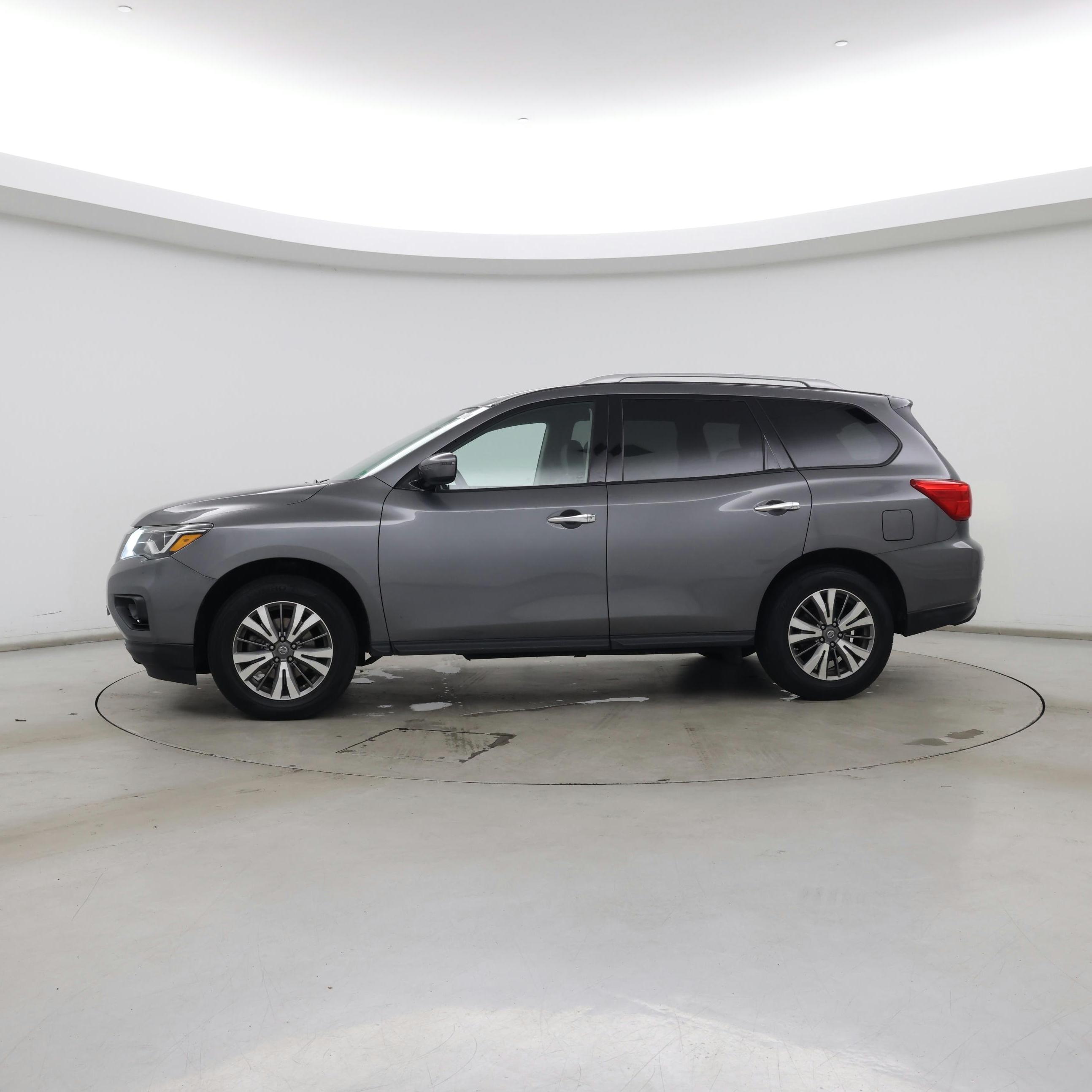Thumbnail: 2019 Nissan Pathfinder - 3