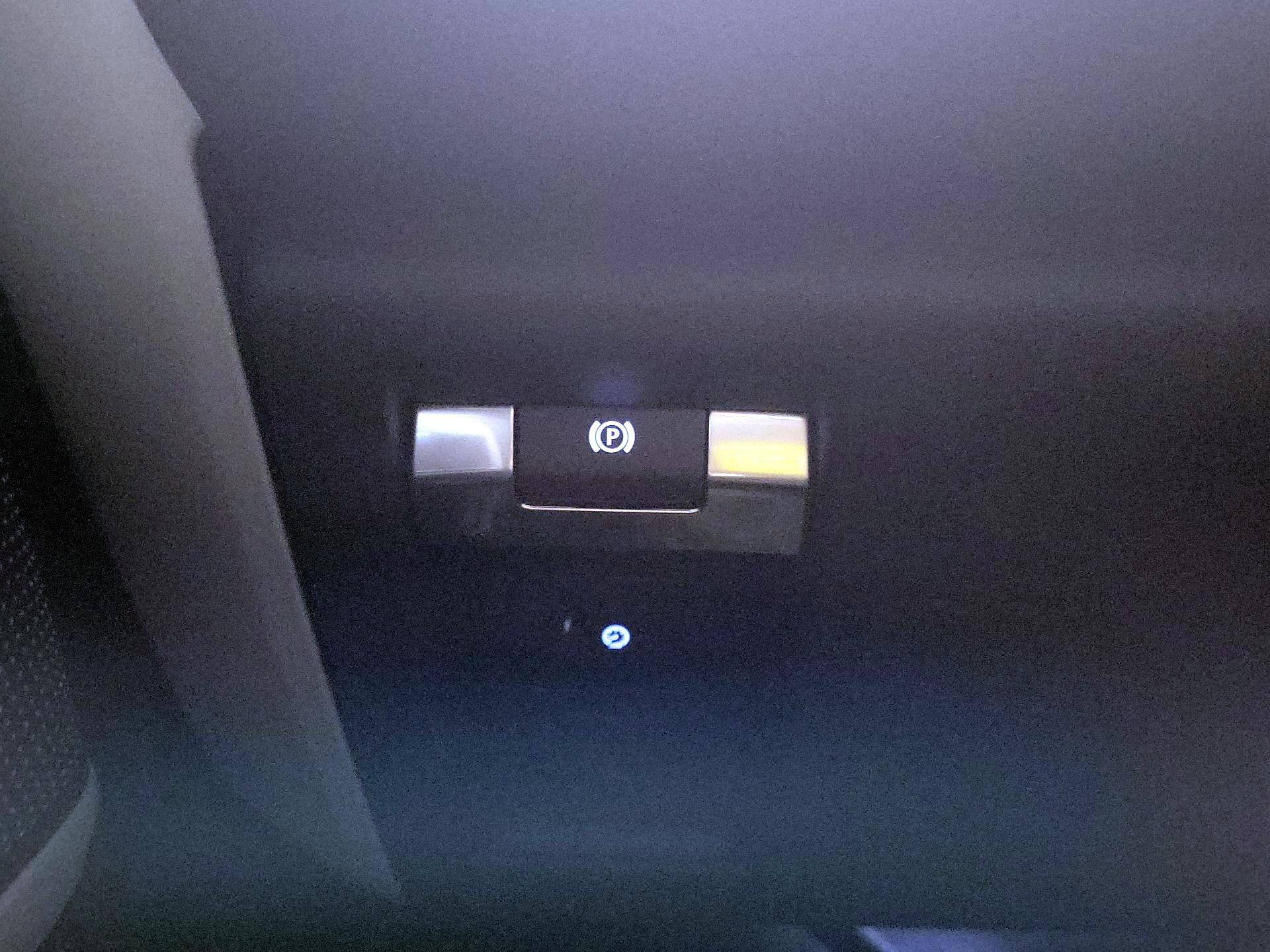 Thumbnail: 2020 Land Rover Defender - 13