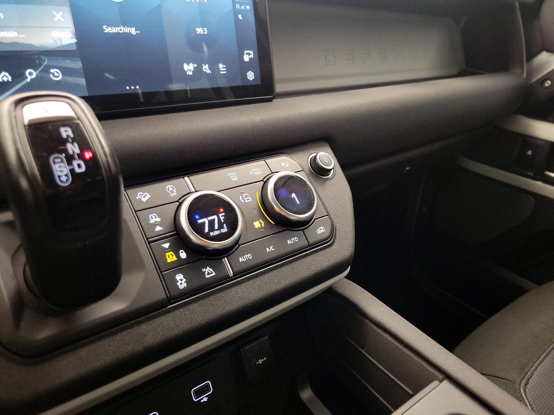 Thumbnail: 2020 Land Rover Defender - 17