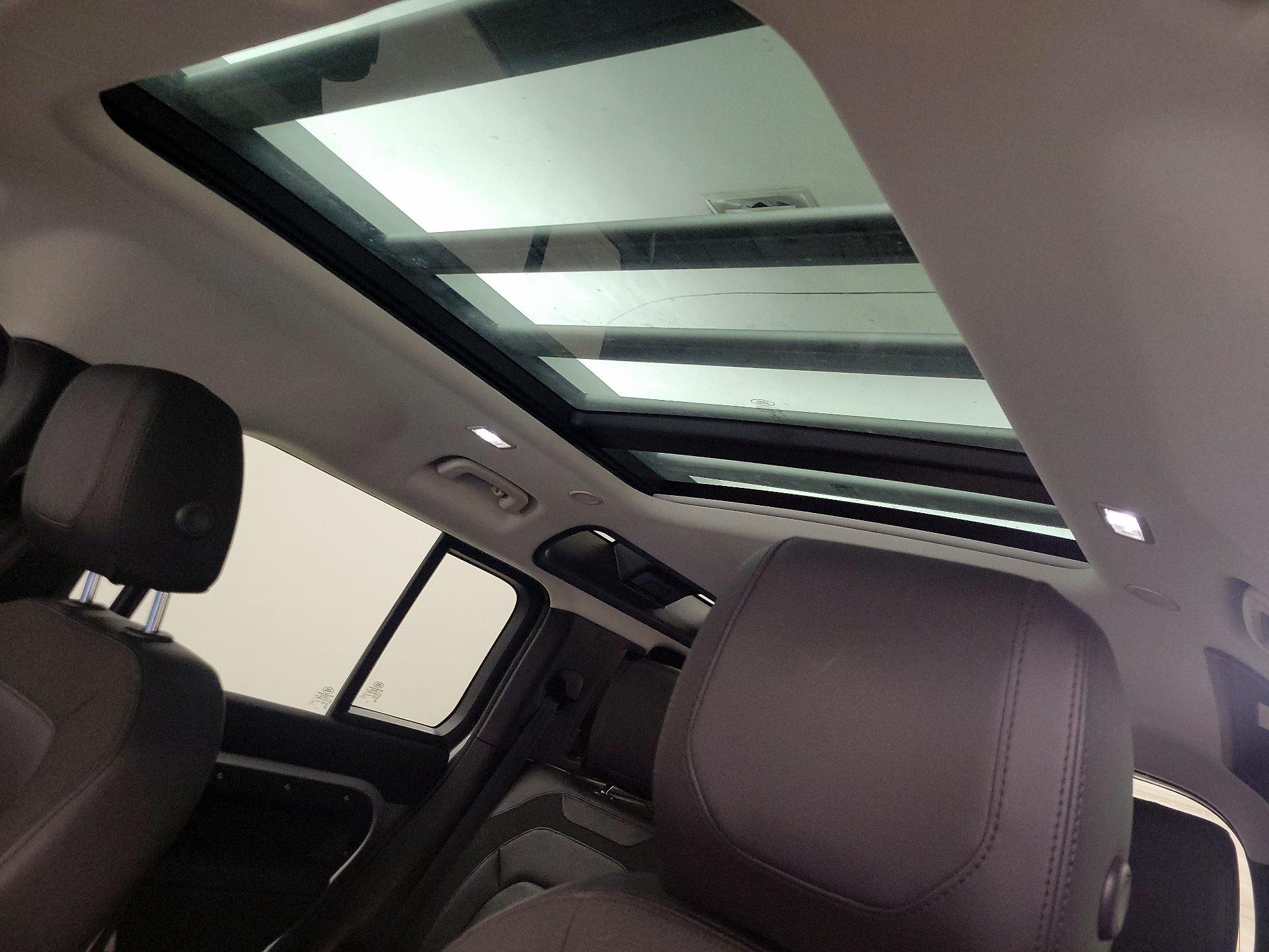 Thumbnail: 2020 Land Rover Defender - 20