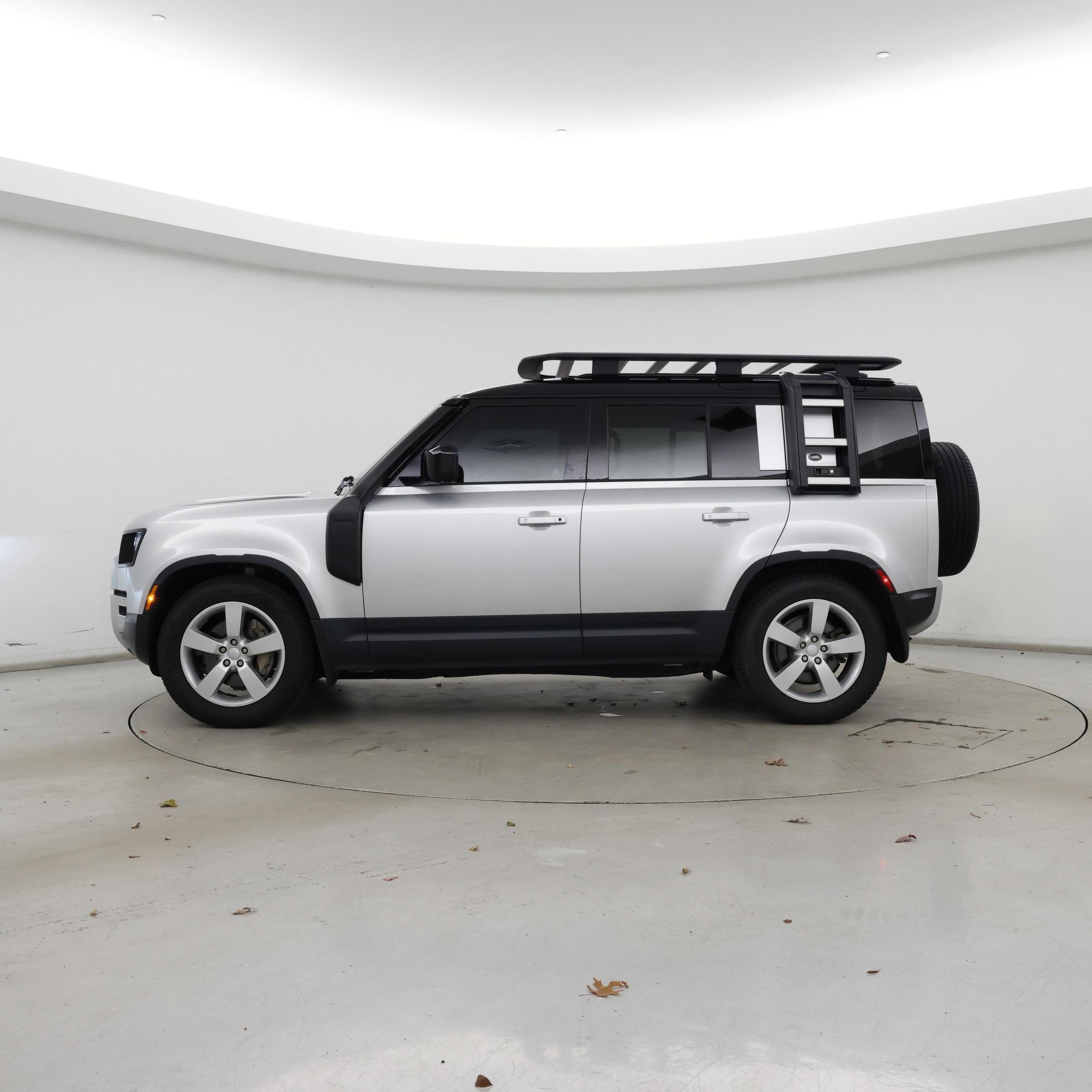 Thumbnail: 2020 Land Rover Defender - 3