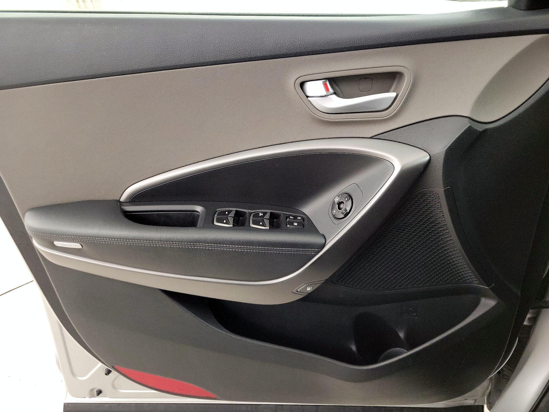 Thumbnail: 2014 Hyundai Santa Fe - 12