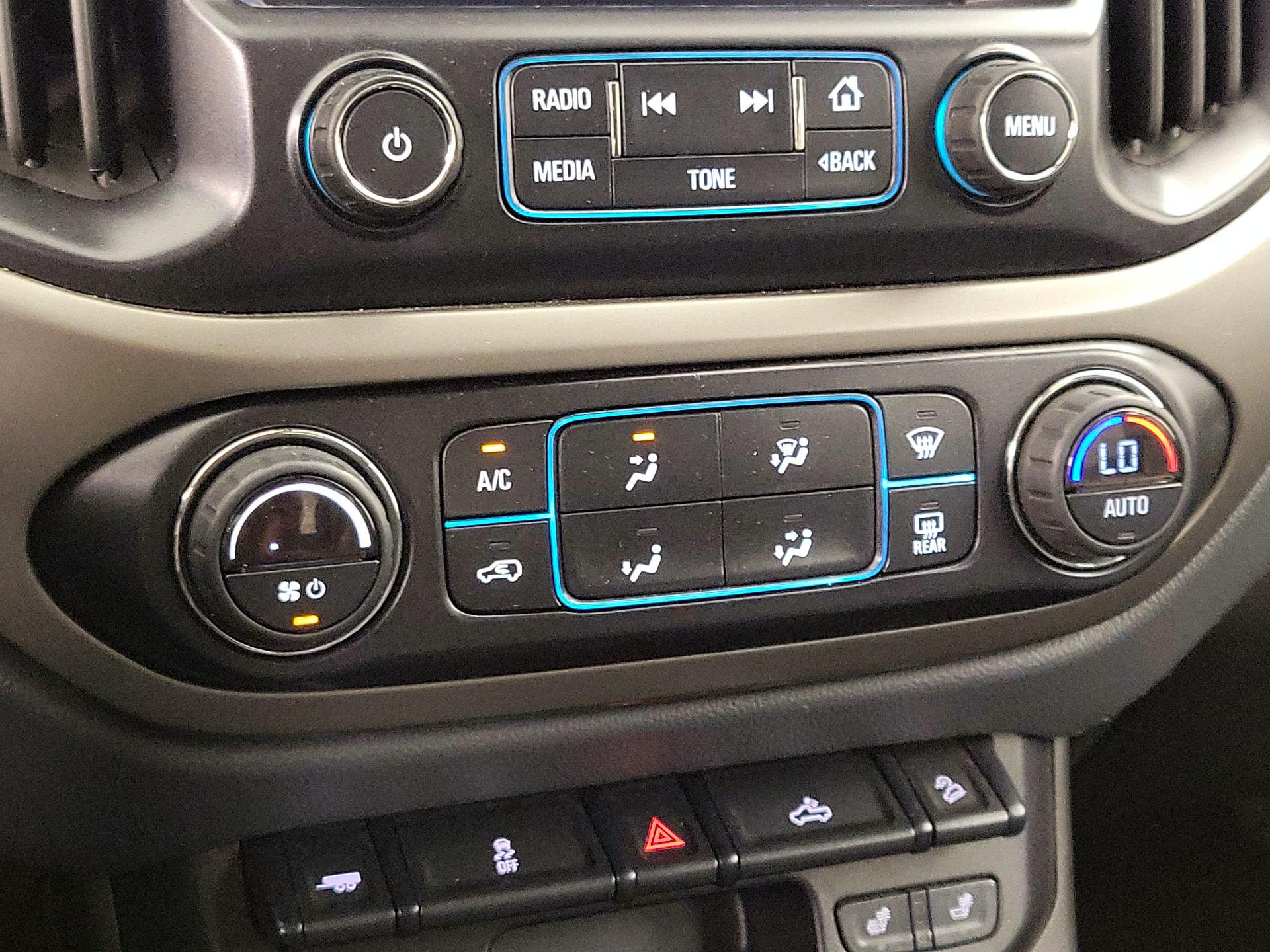 Thumbnail: 2015 Chevrolet Colorado - 16