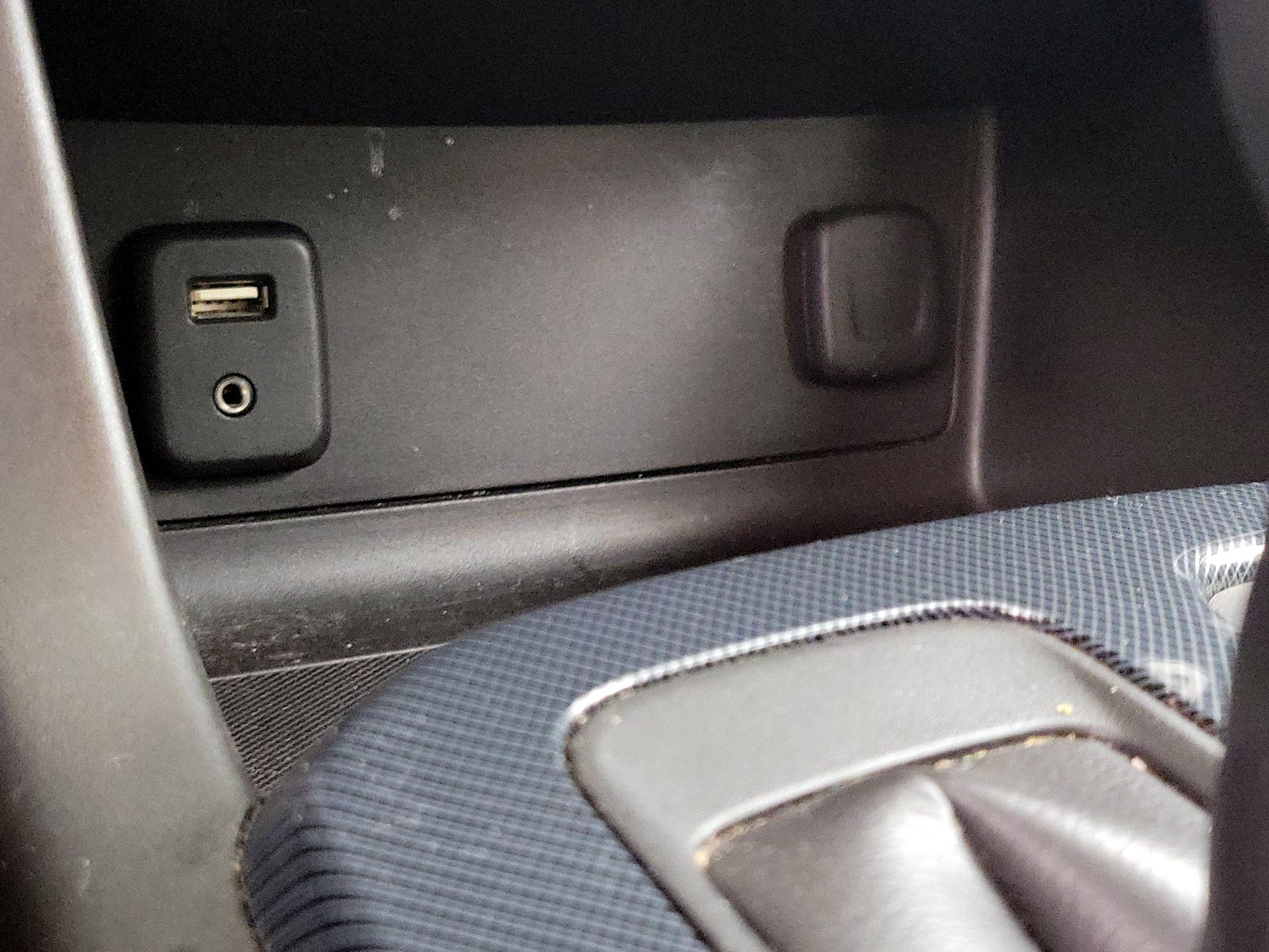Thumbnail: 2015 Chevrolet Colorado - 18
