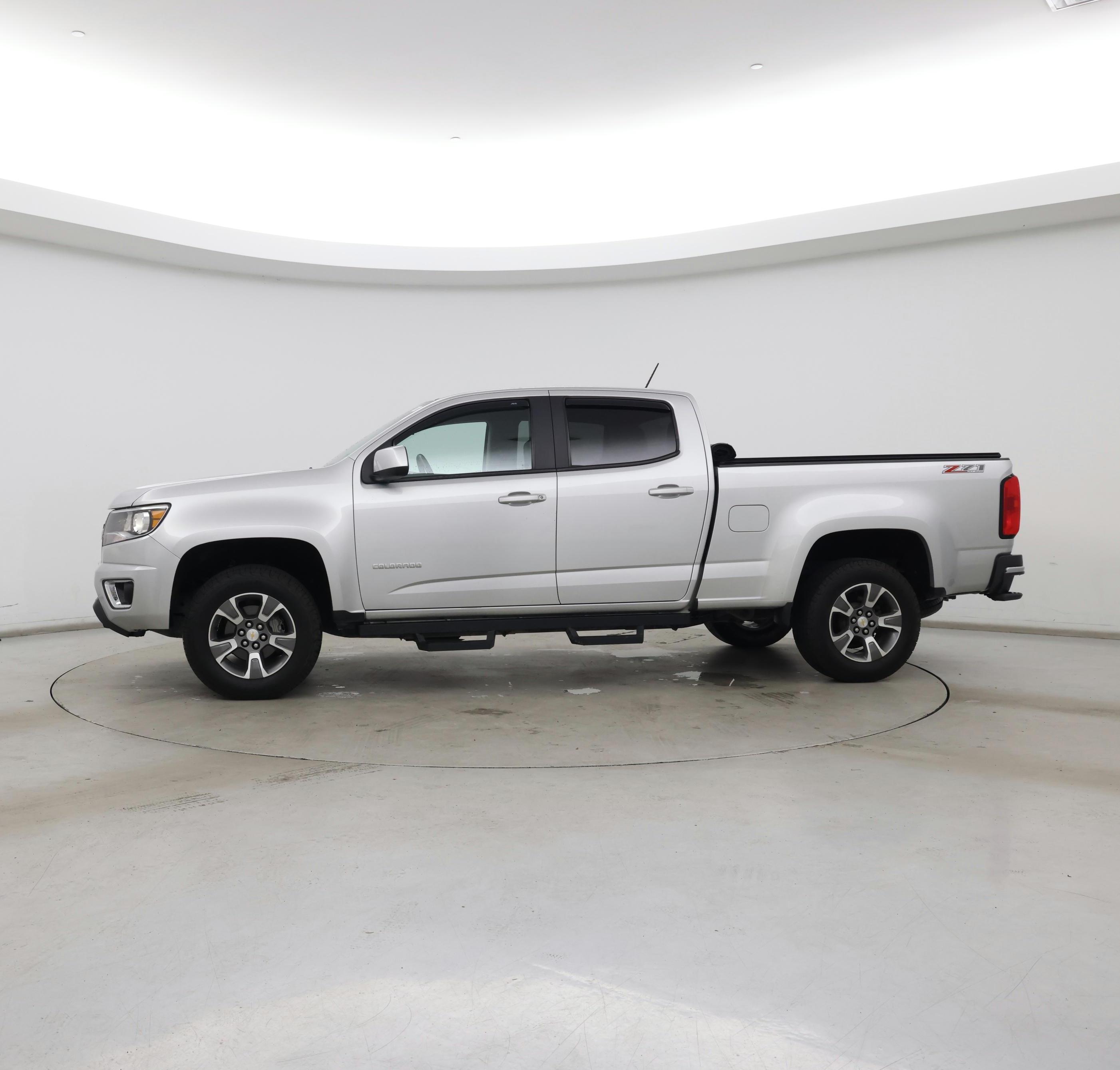Thumbnail: 2015 Chevrolet Colorado - 3