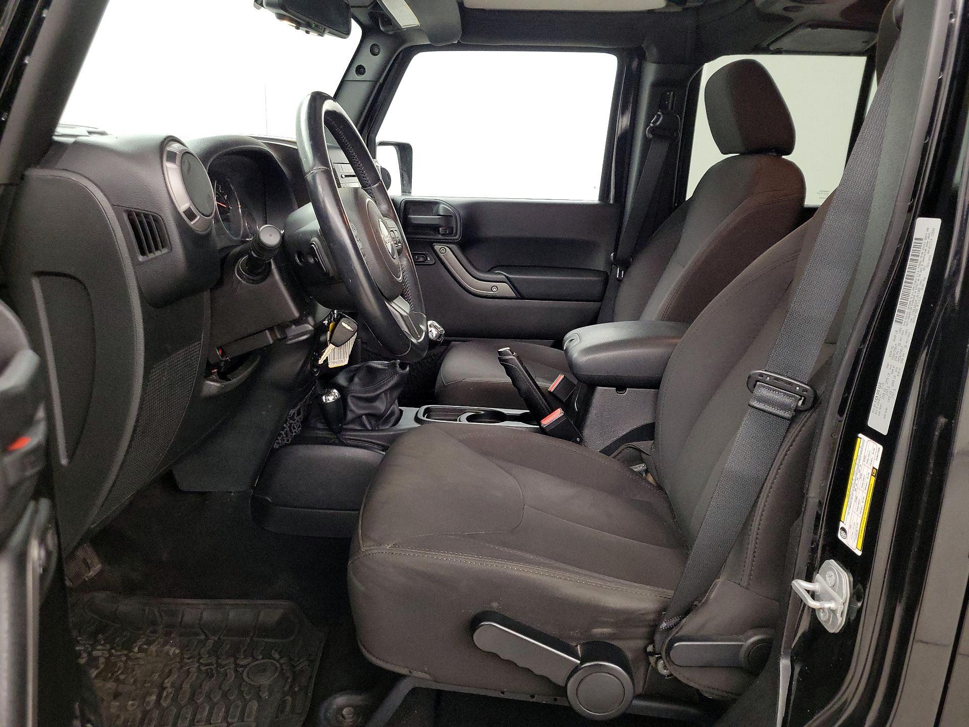 Thumbnail: 2015 Jeep Wrangler - 11