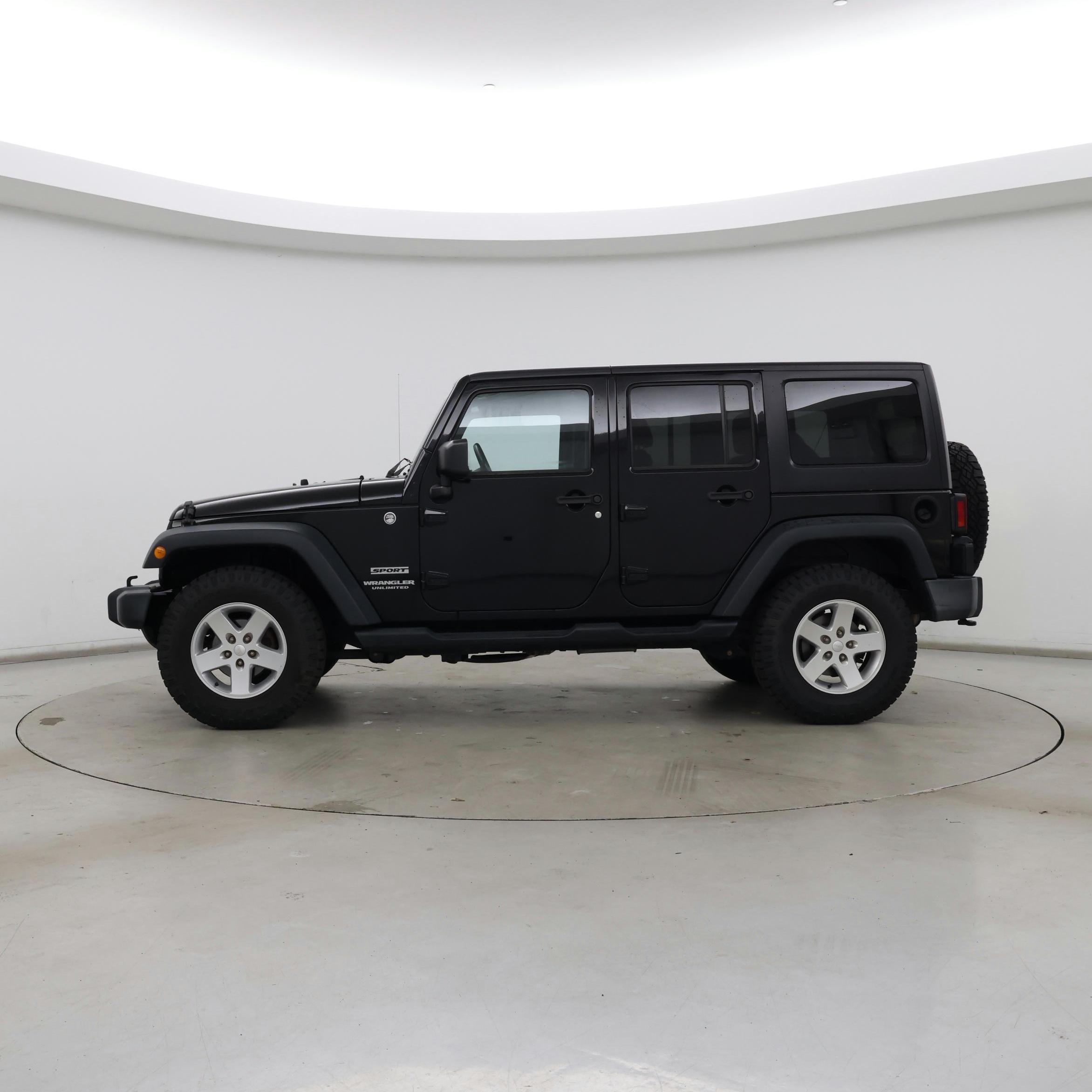Thumbnail: 2015 Jeep Wrangler - 3
