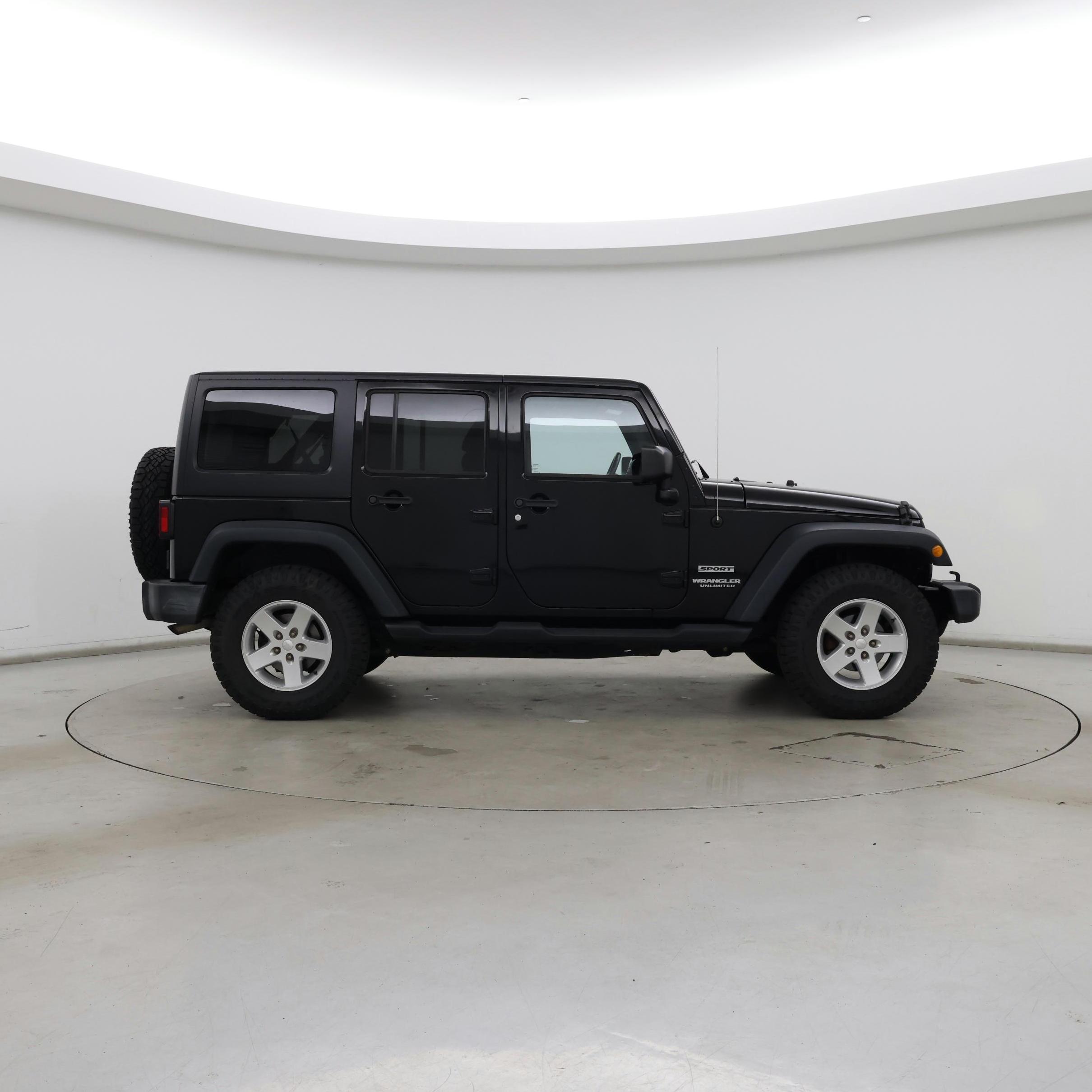 Thumbnail: 2015 Jeep Wrangler - 7