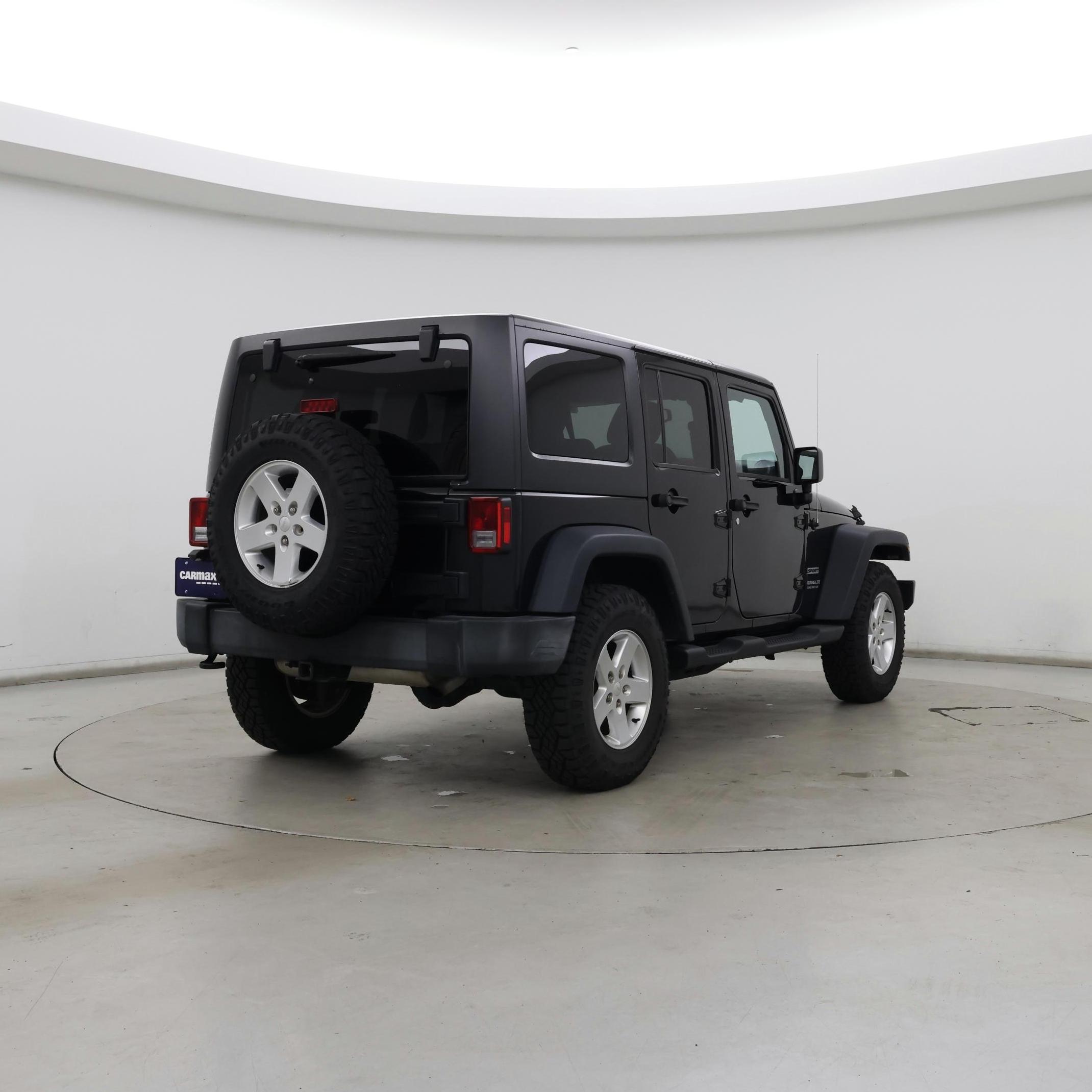 Thumbnail: 2015 Jeep Wrangler - 8