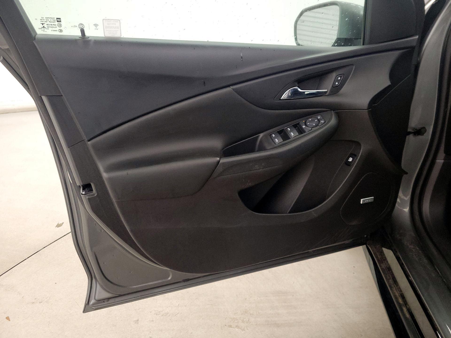 Thumbnail: 2017 Chevrolet Volt - 12