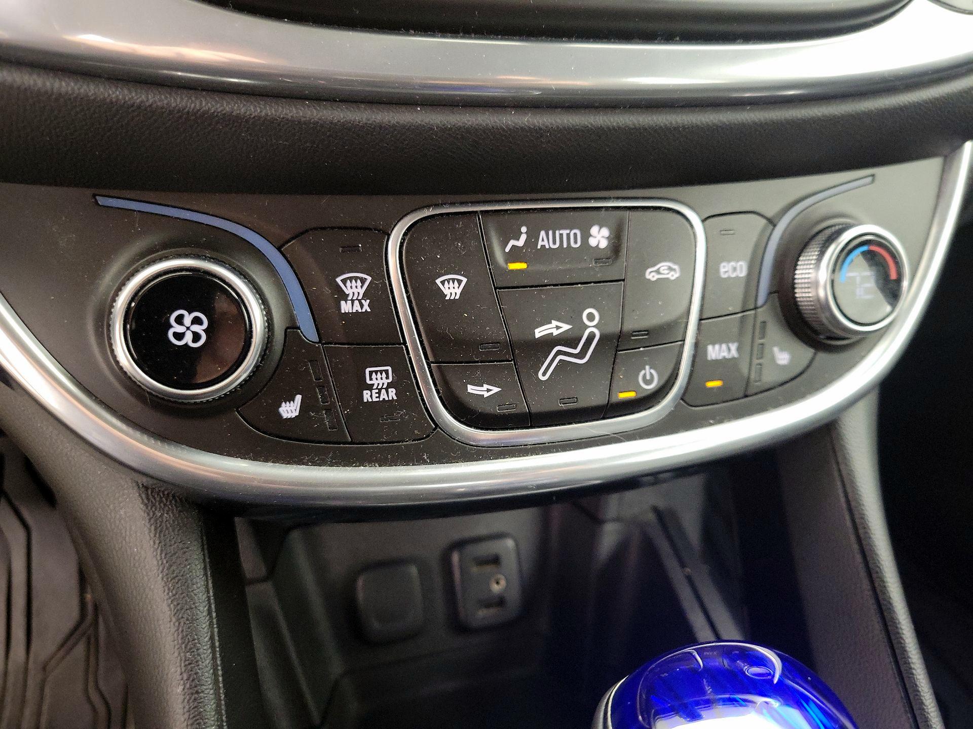 Thumbnail: 2017 Chevrolet Volt - 16