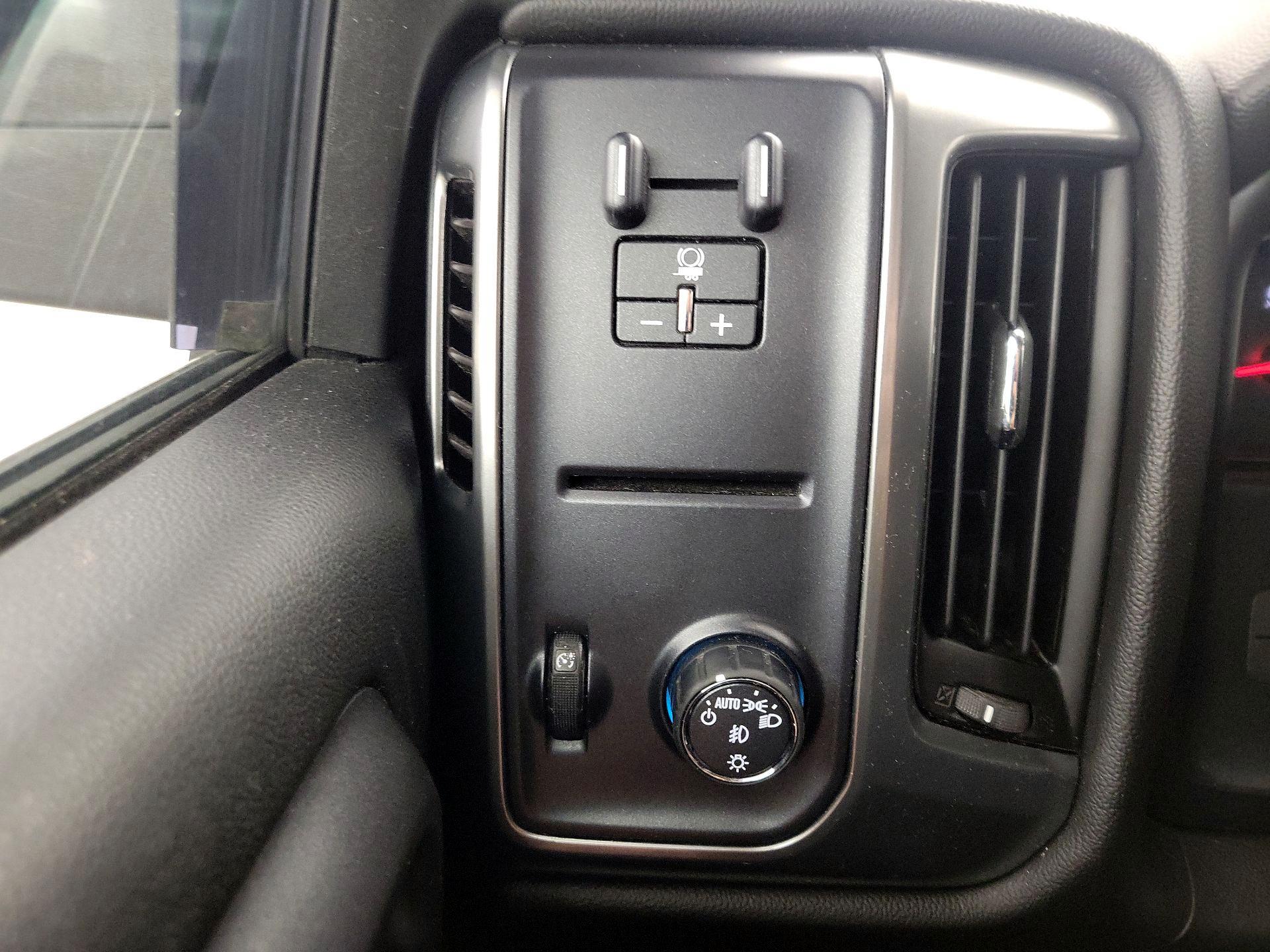 Thumbnail: 2017 Chevrolet Silverado 1500 - 13