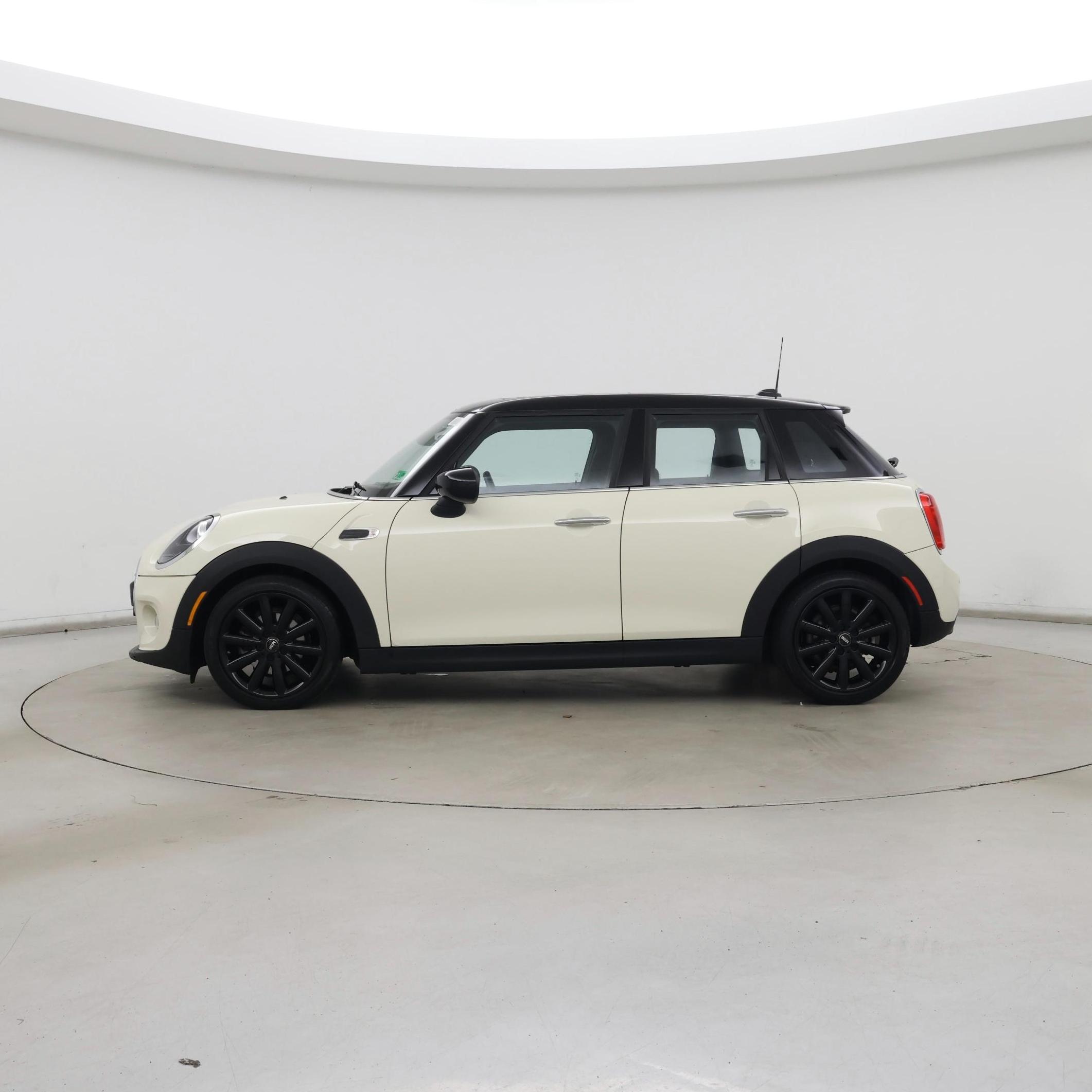 Thumbnail: 2021 MINI Cooper Hardtop - 3