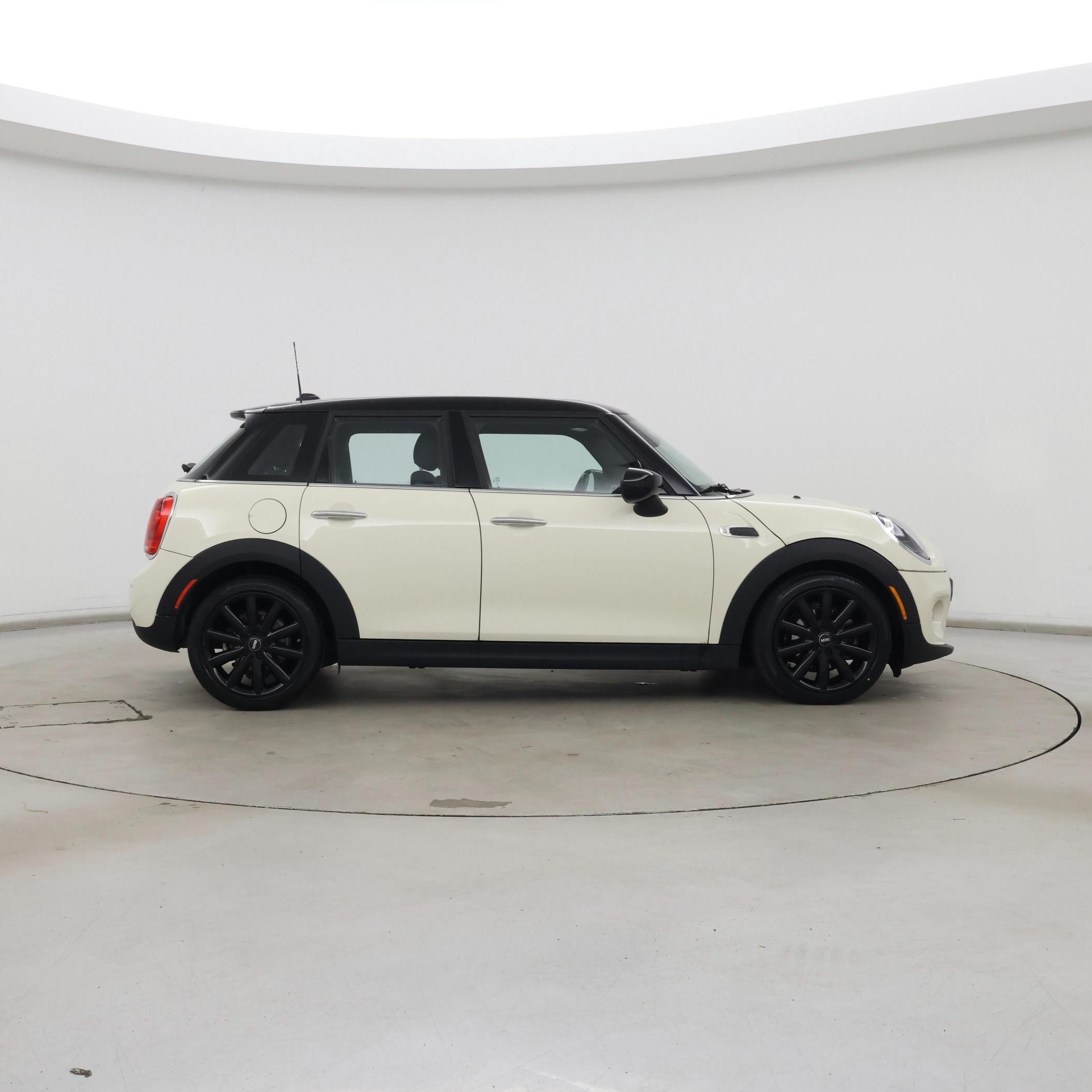 Thumbnail: 2021 MINI Cooper Hardtop - 7