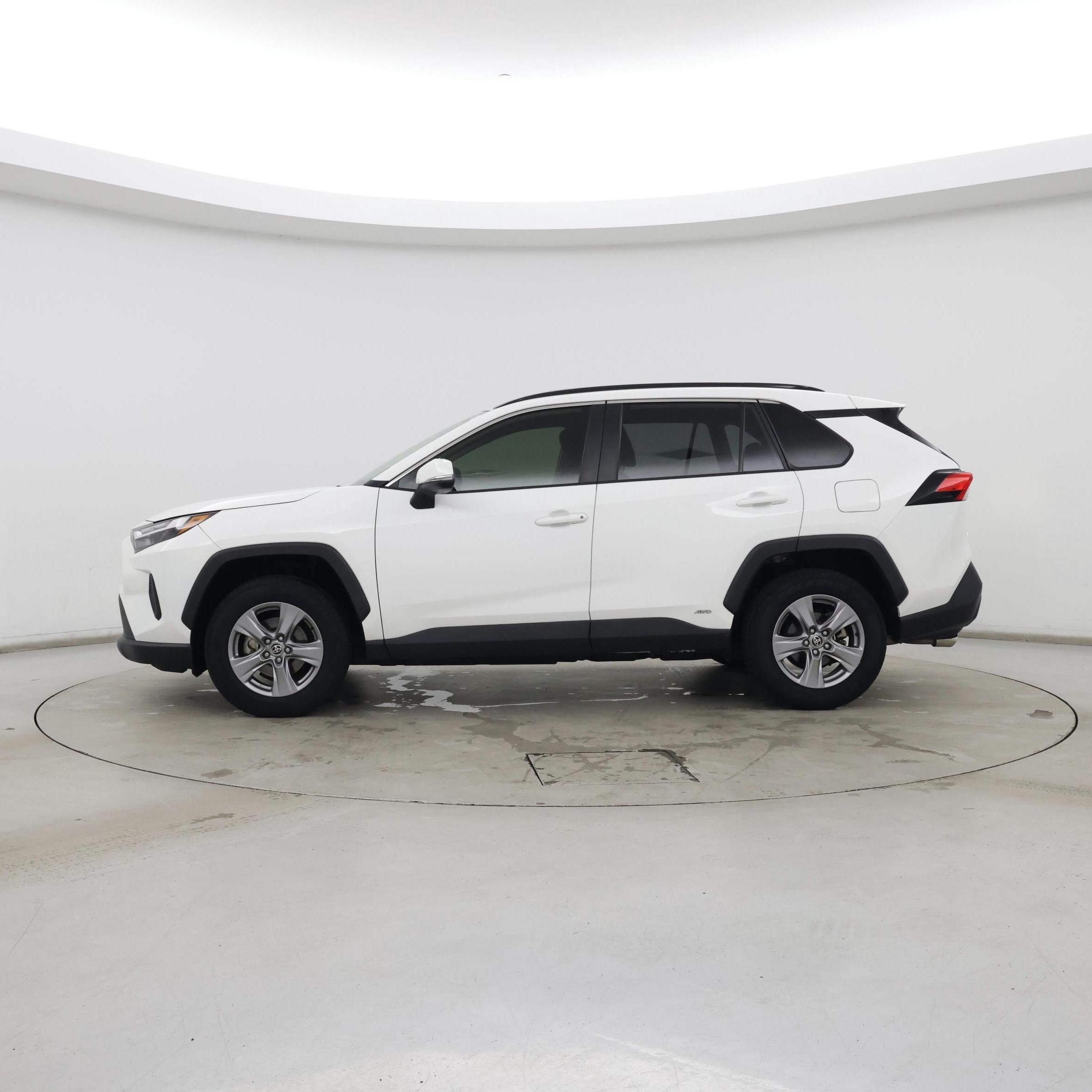 Thumbnail: 2022 Toyota RAV4 - 3