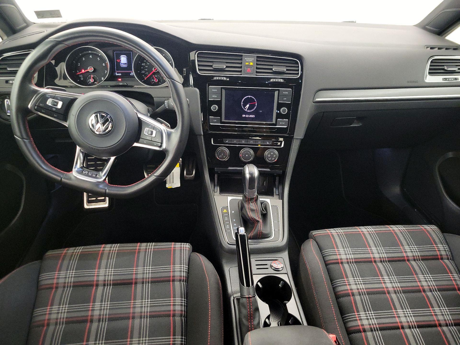 Thumbnail: 2019 Volkswagen Golf - 9