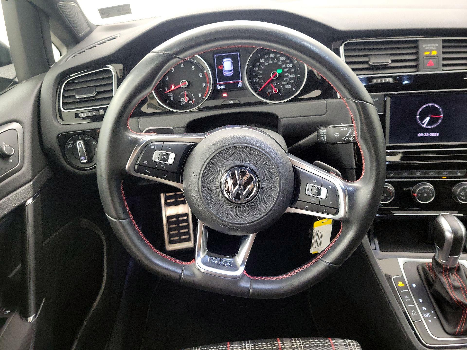 Thumbnail: 2019 Volkswagen Golf - 10