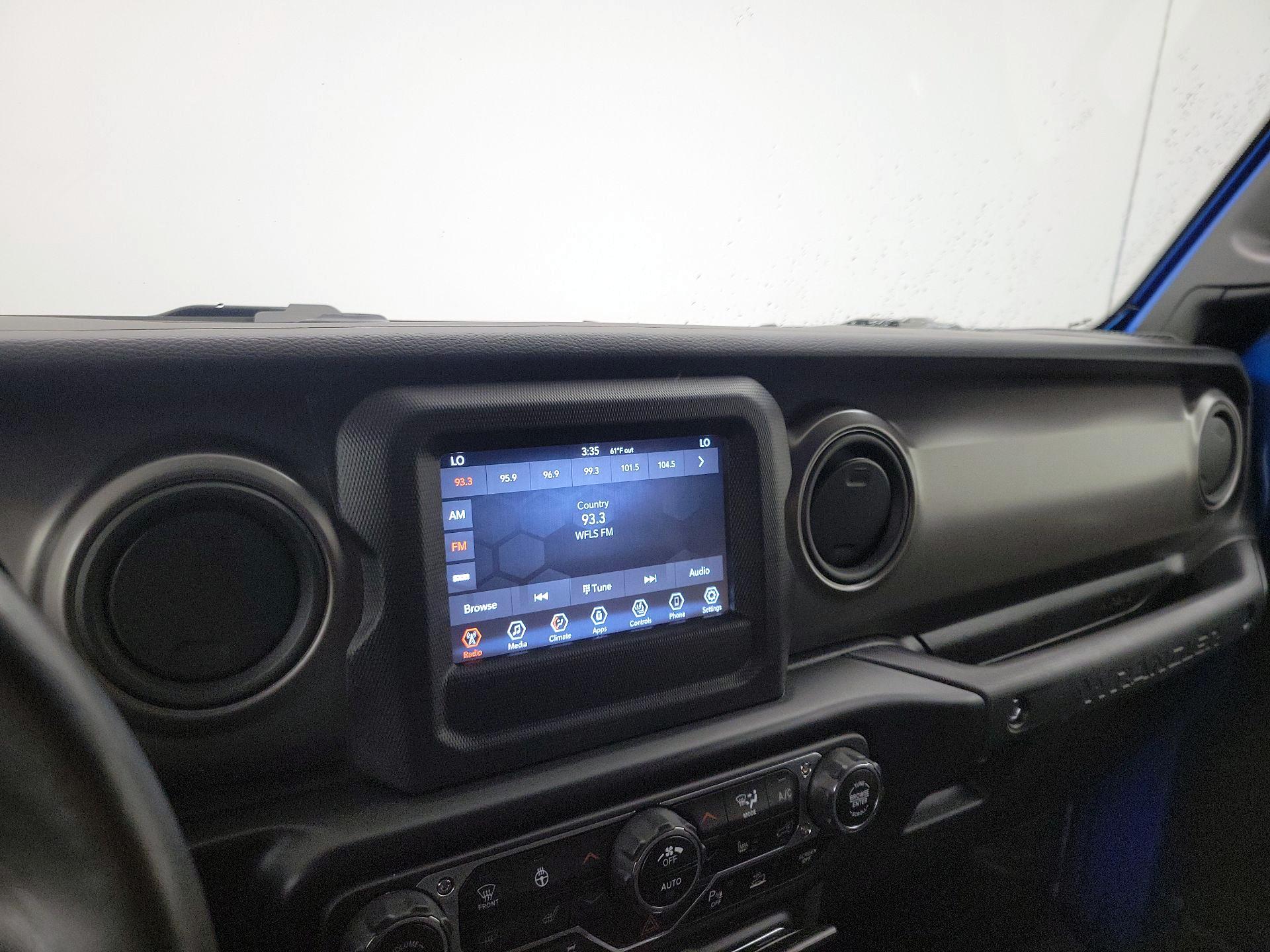 Thumbnail: 2022 Jeep Wrangler - 15