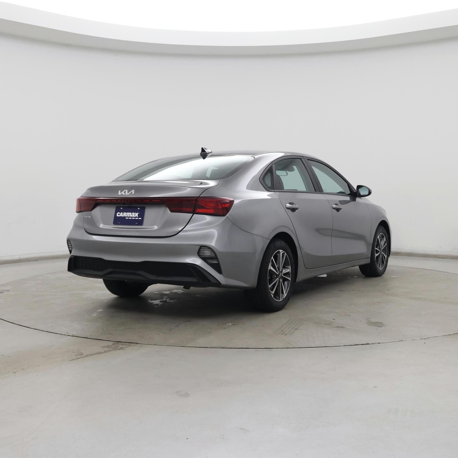 Thumbnail: 2023 Kia Forte - 8