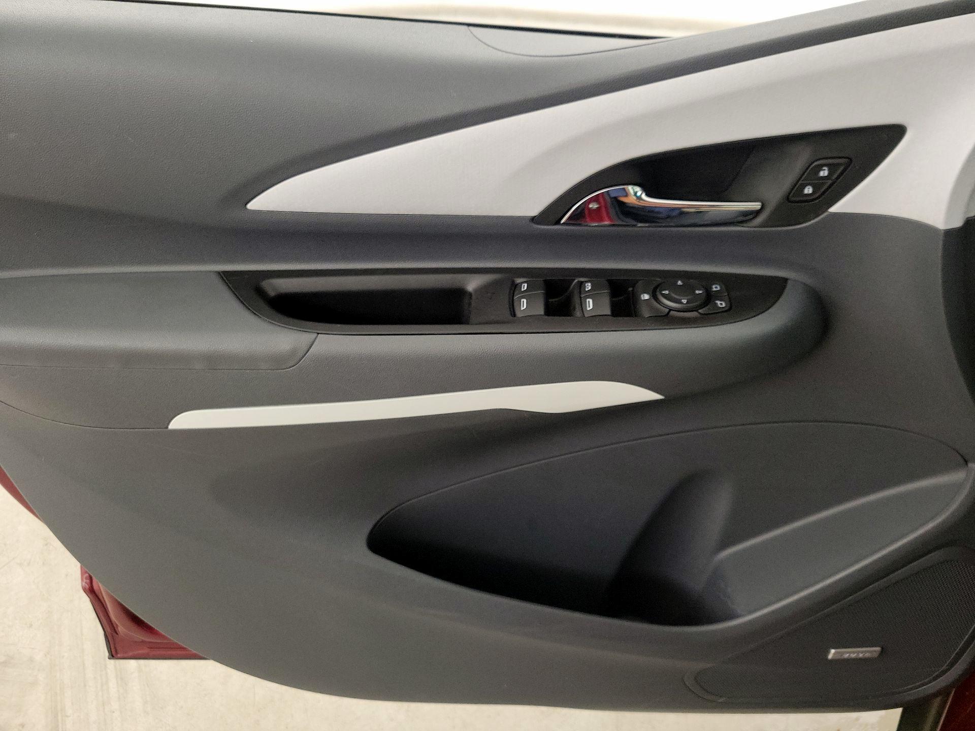 Thumbnail: 2021 Chevrolet Bolt EV - 12