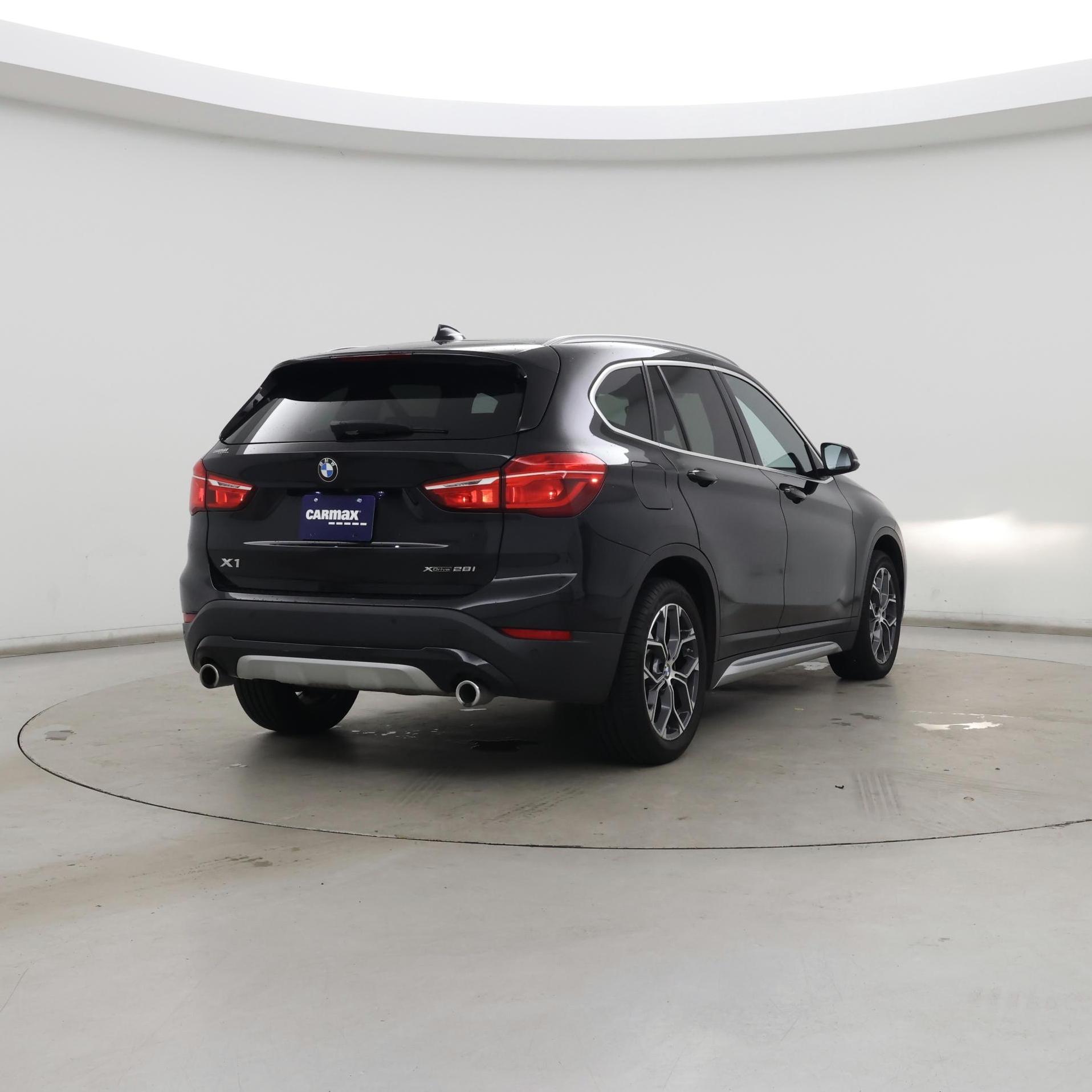 Thumbnail: 2022 BMW X1 - 8