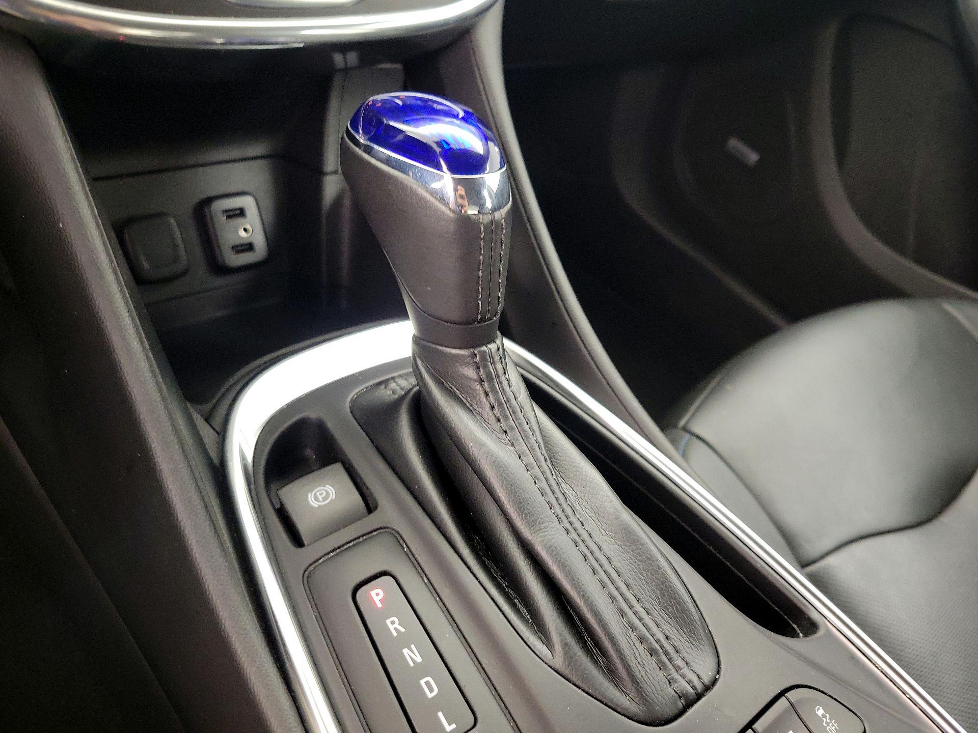 Thumbnail: 2016 Chevrolet Volt - 18