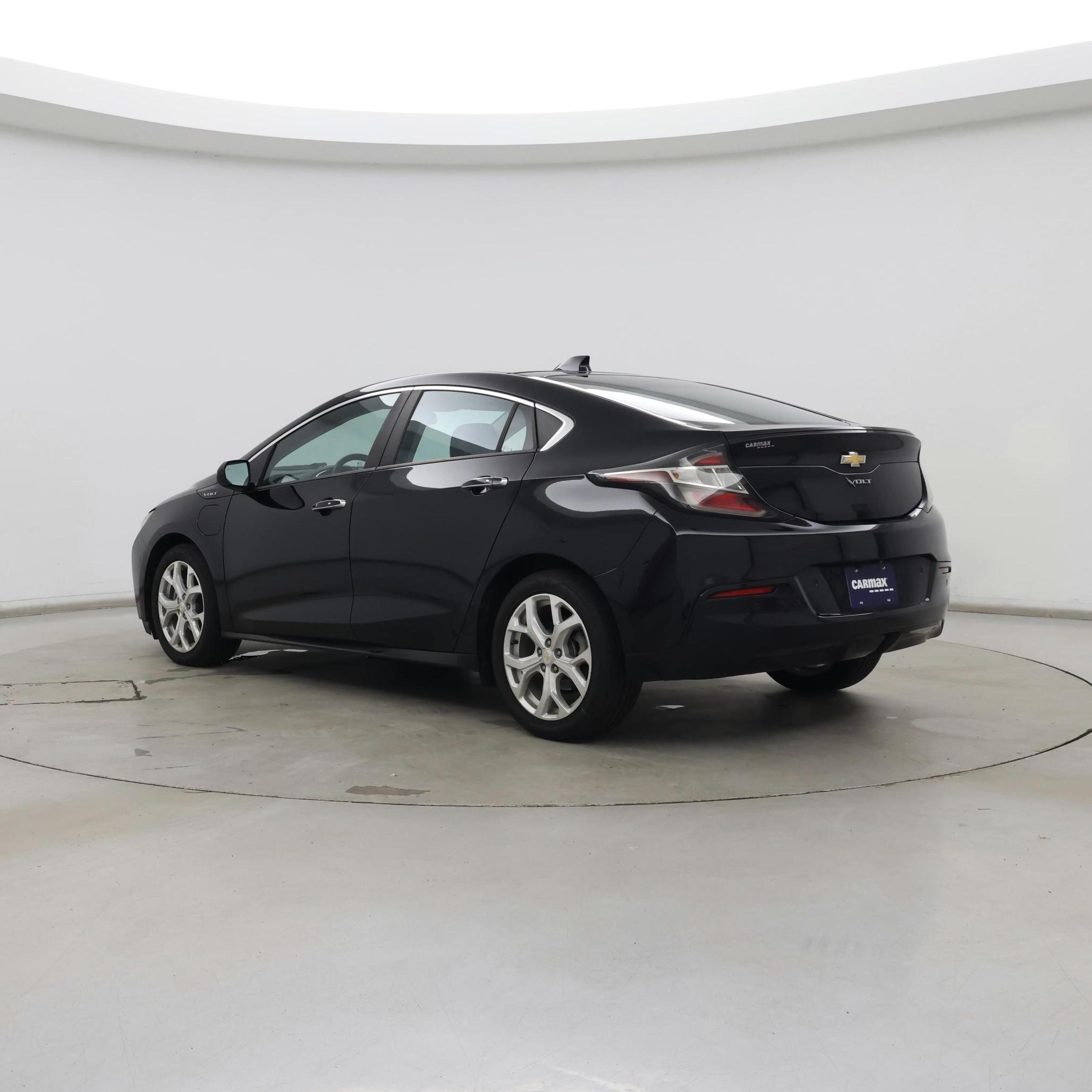 Thumbnail: 2016 Chevrolet Volt - 2