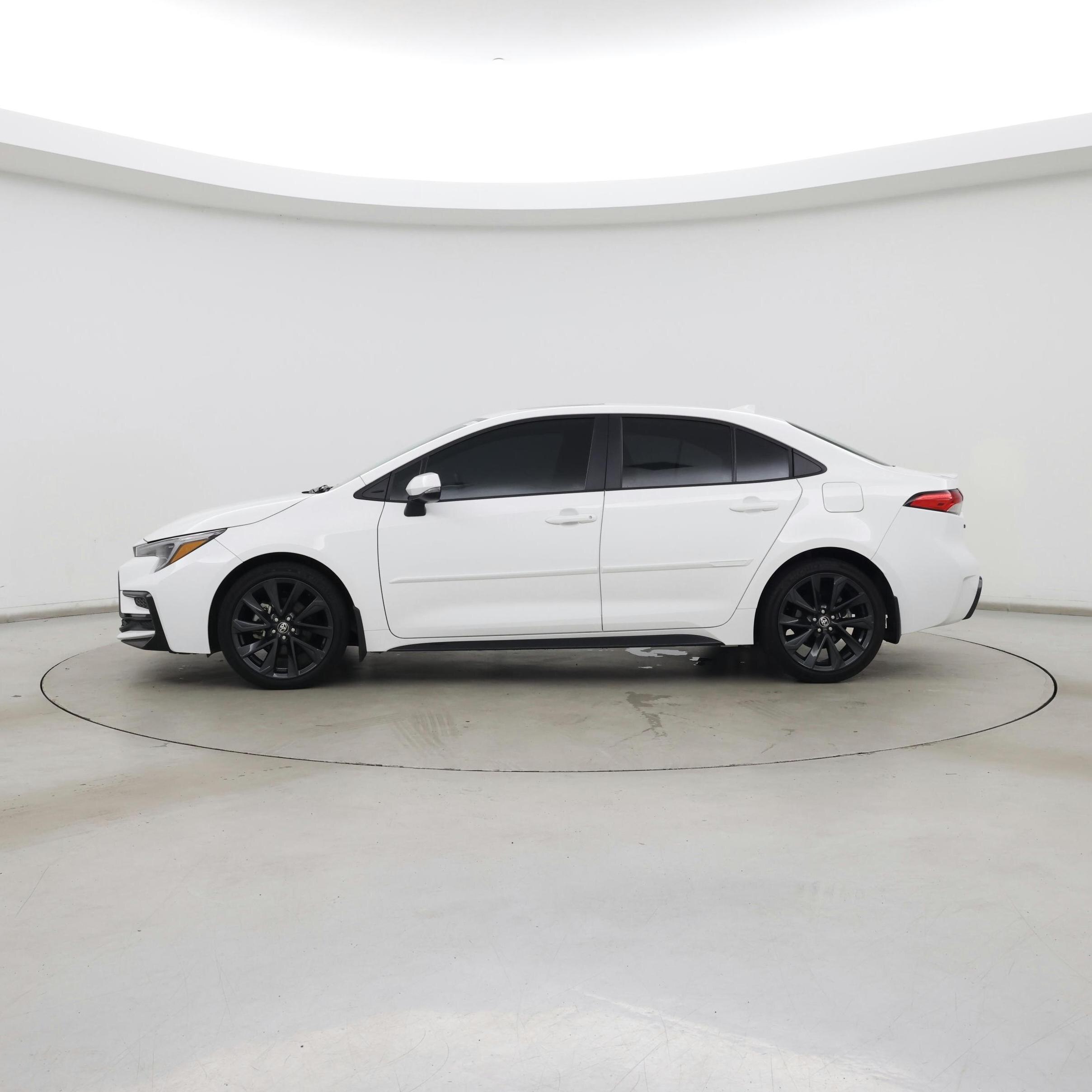 Thumbnail: 2024 Toyota Corolla - 3
