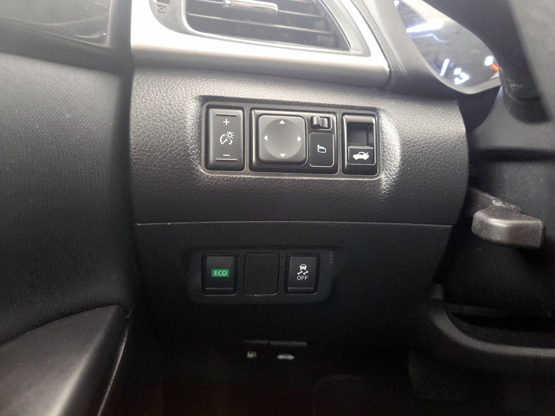 Thumbnail: 2019 Nissan Sentra - 13