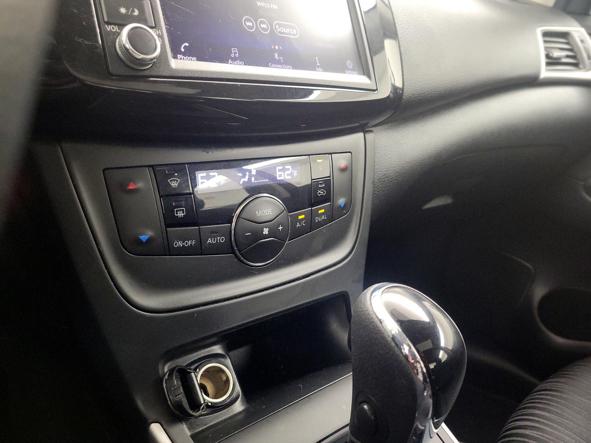 Thumbnail: 2019 Nissan Sentra - 16