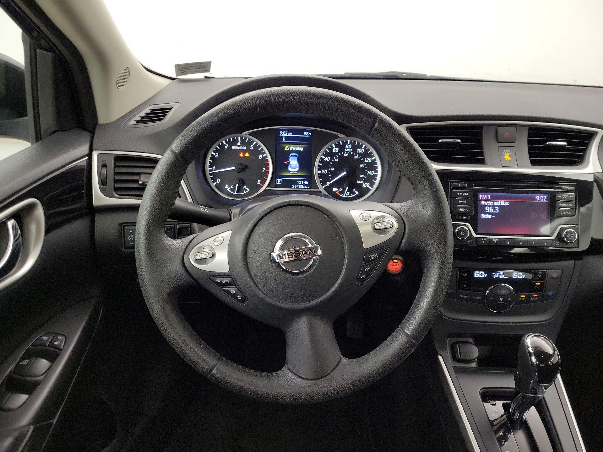 Thumbnail: 2018 Nissan Sentra - 10