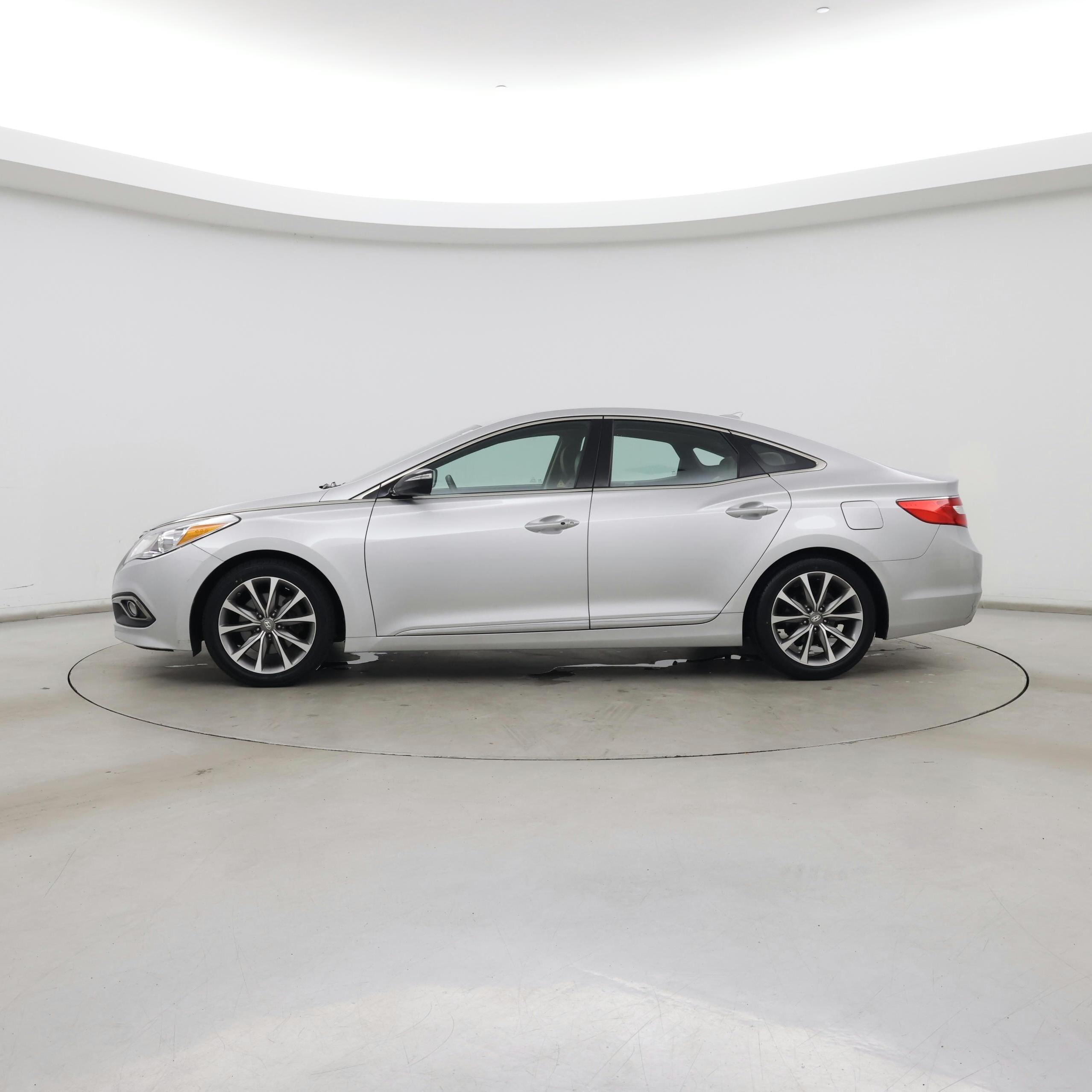 Thumbnail: 2016 Hyundai Azera - 3